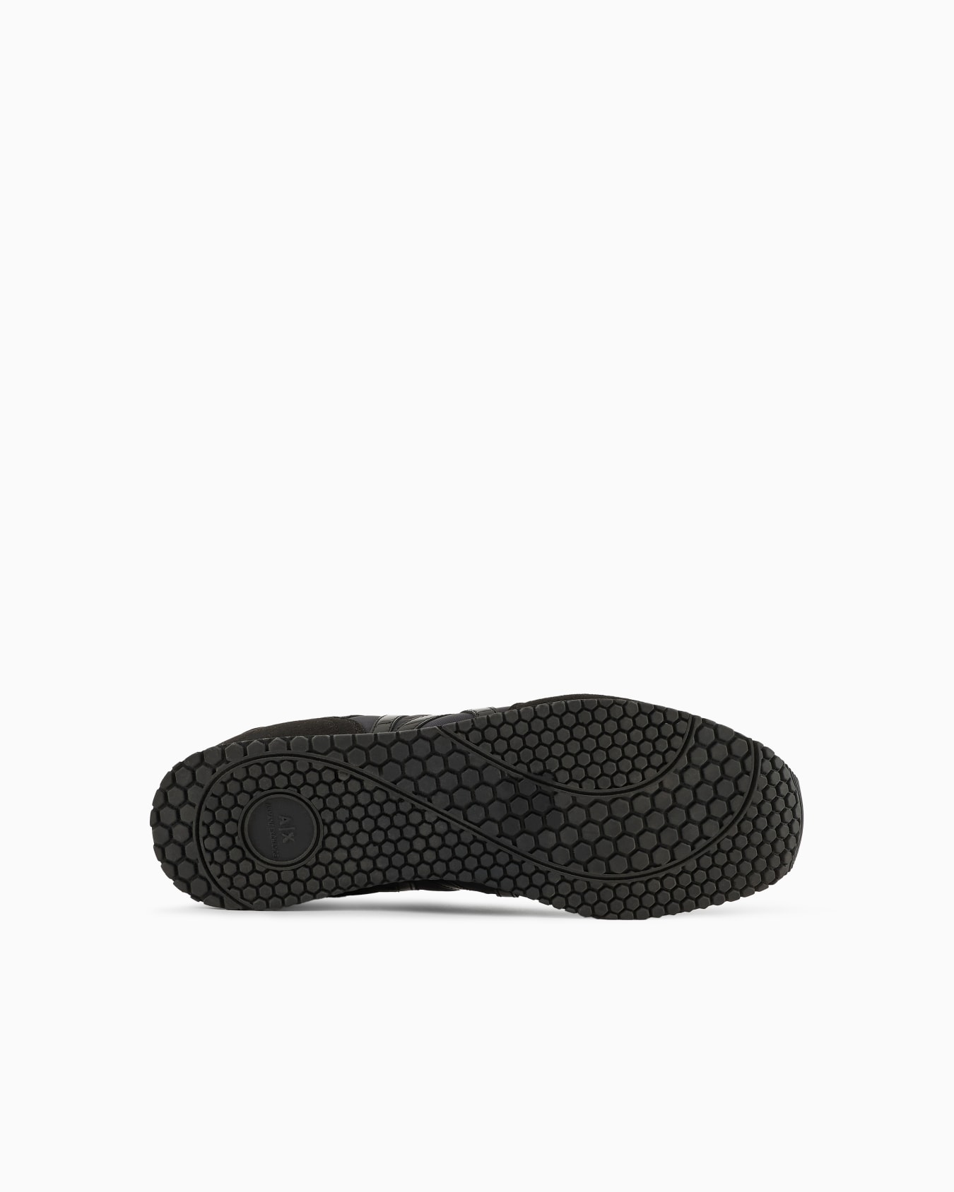 Deportivas con detalles de microgamuza, malla y nailon. Diapositiva 5