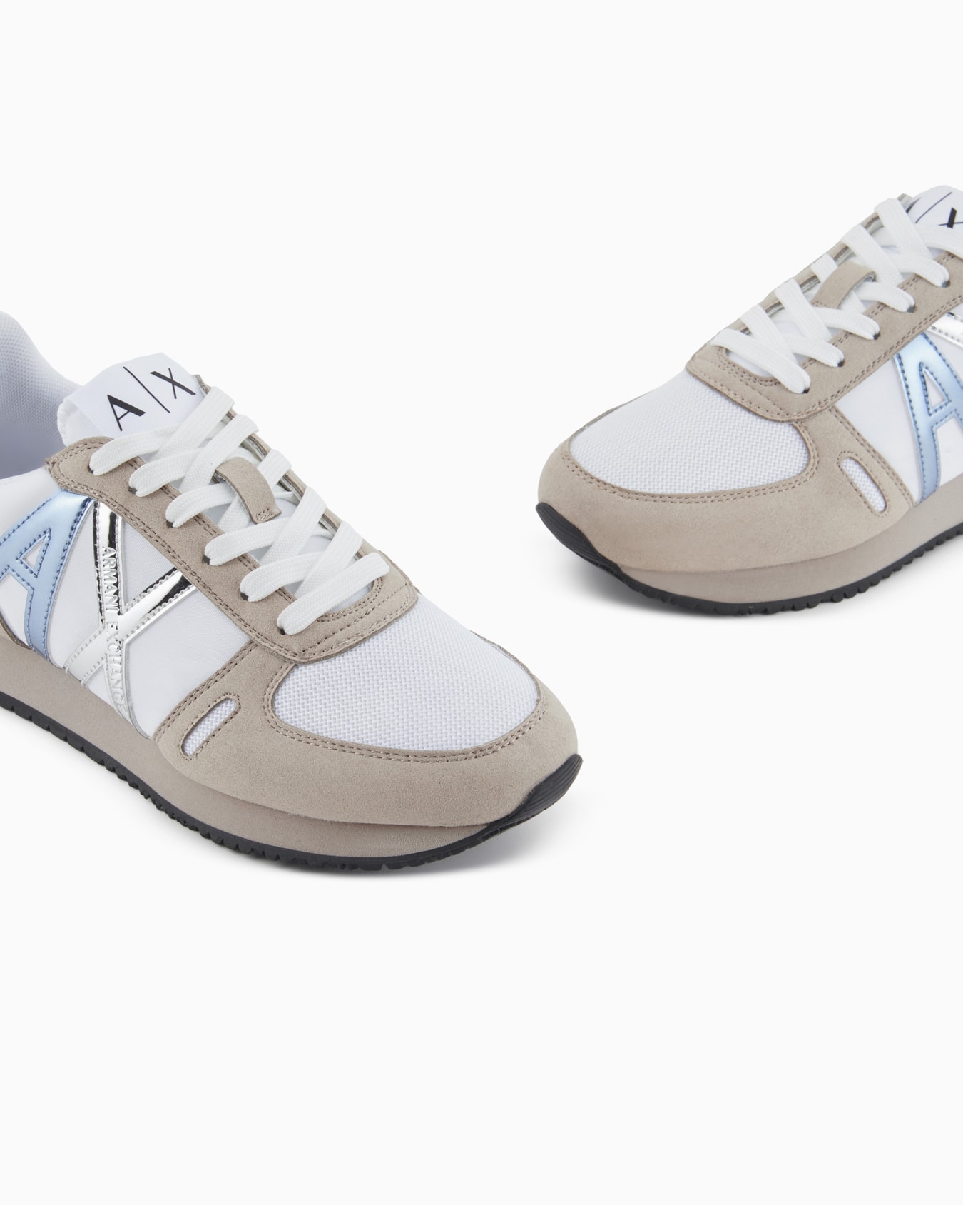 Zapatillas de microfibra con logo. Diapositiva 4