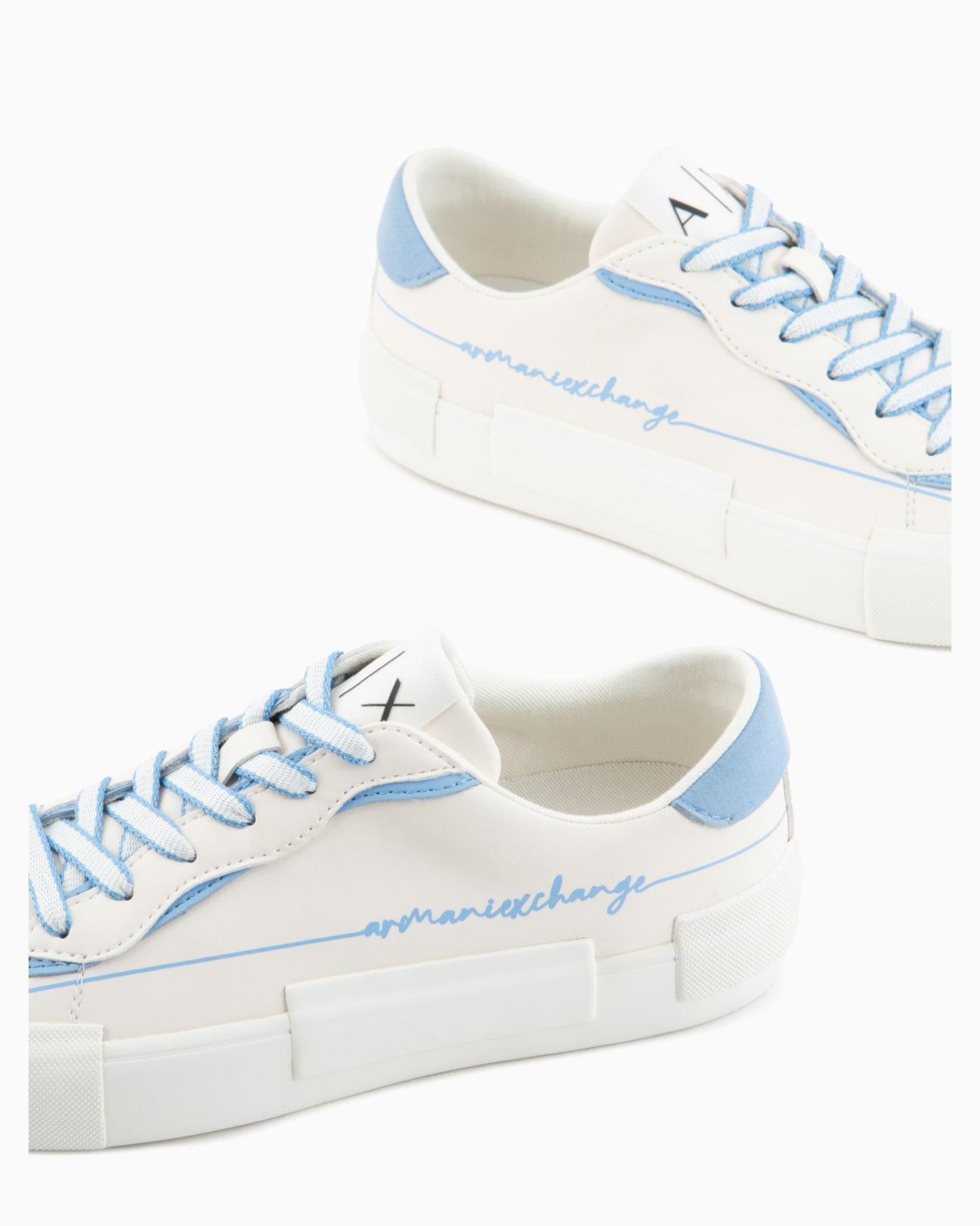Sneakers with logo Diapositiva 4