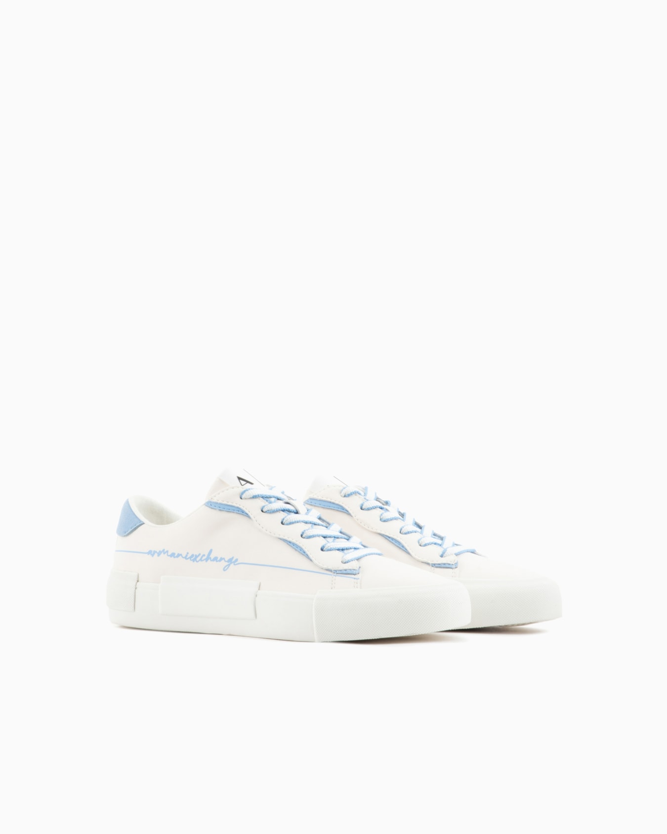 Sneakers with logo Diapositiva 1