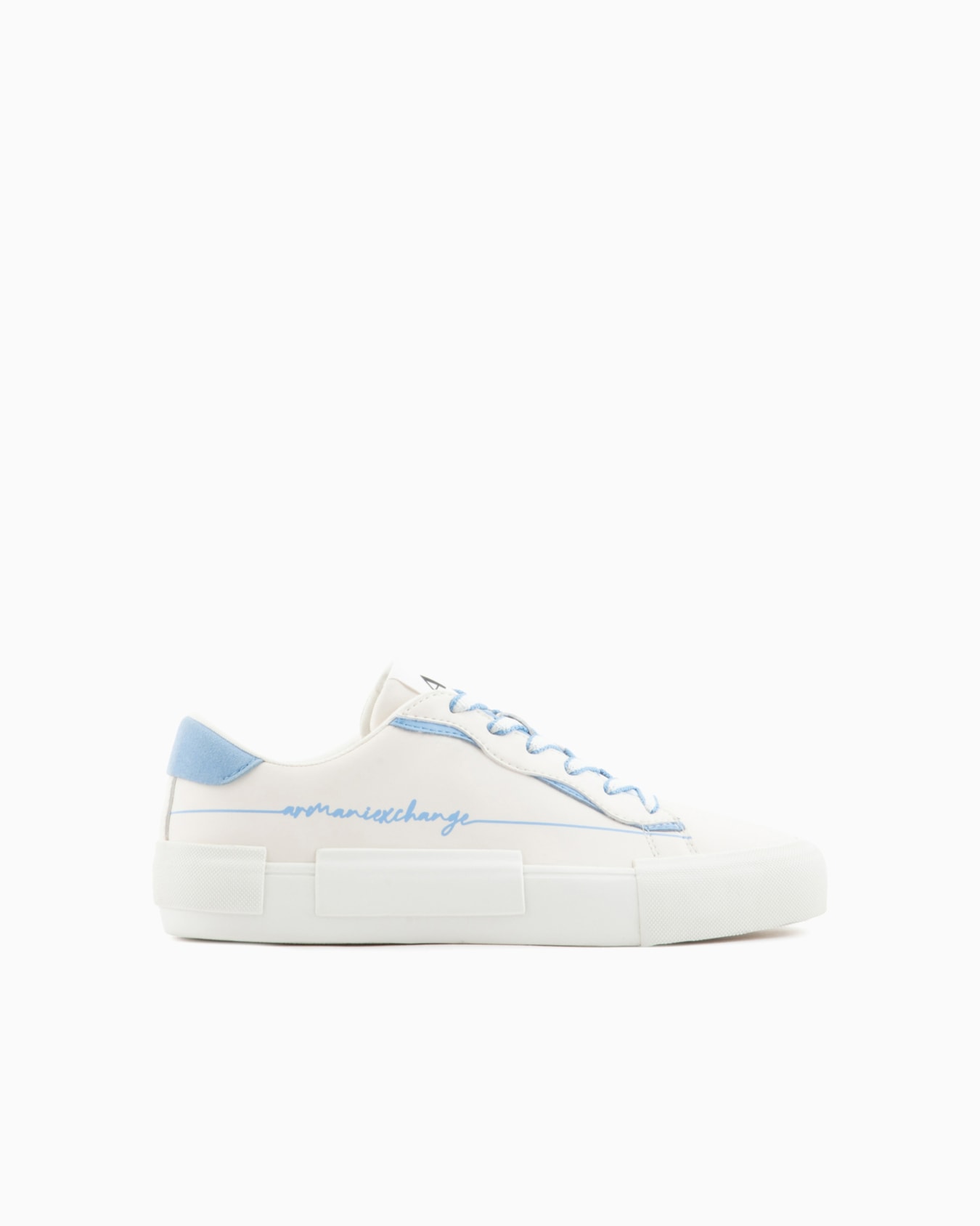 Sneakers with logo Diapositiva 0