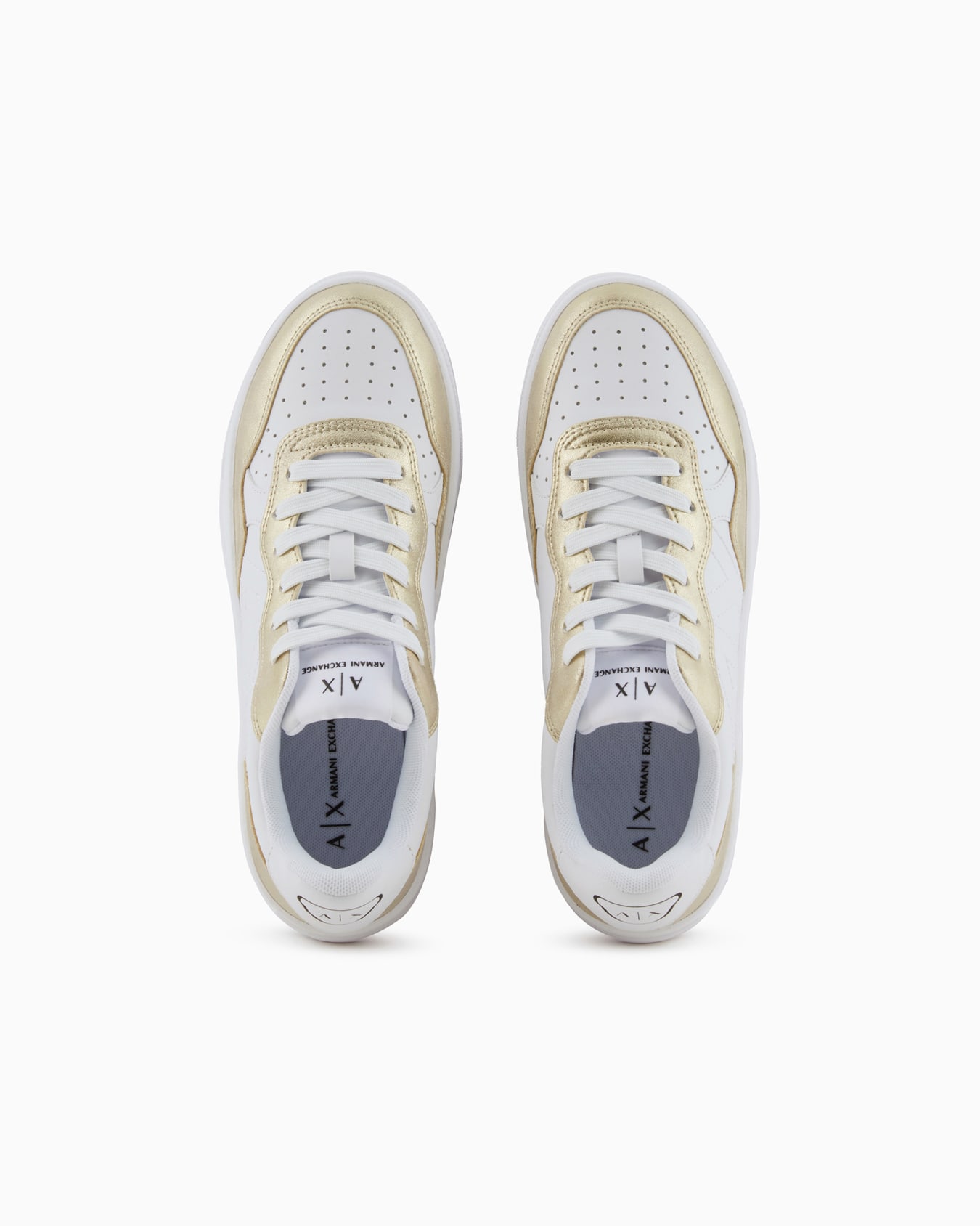 Zapatillas con inserciones metálicas. Diapositiva 2
