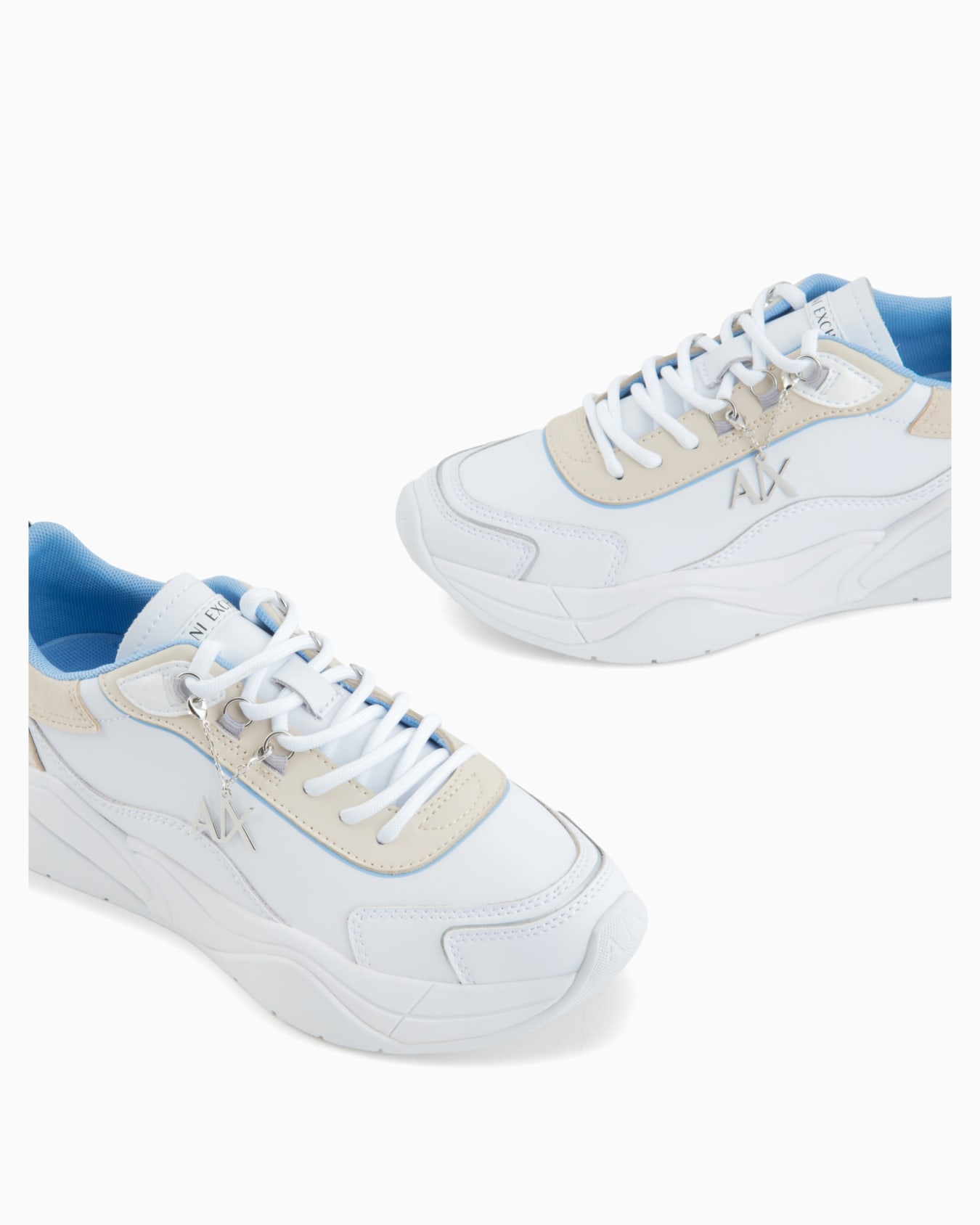 Leather sneakers with logo application Diapositiva 4