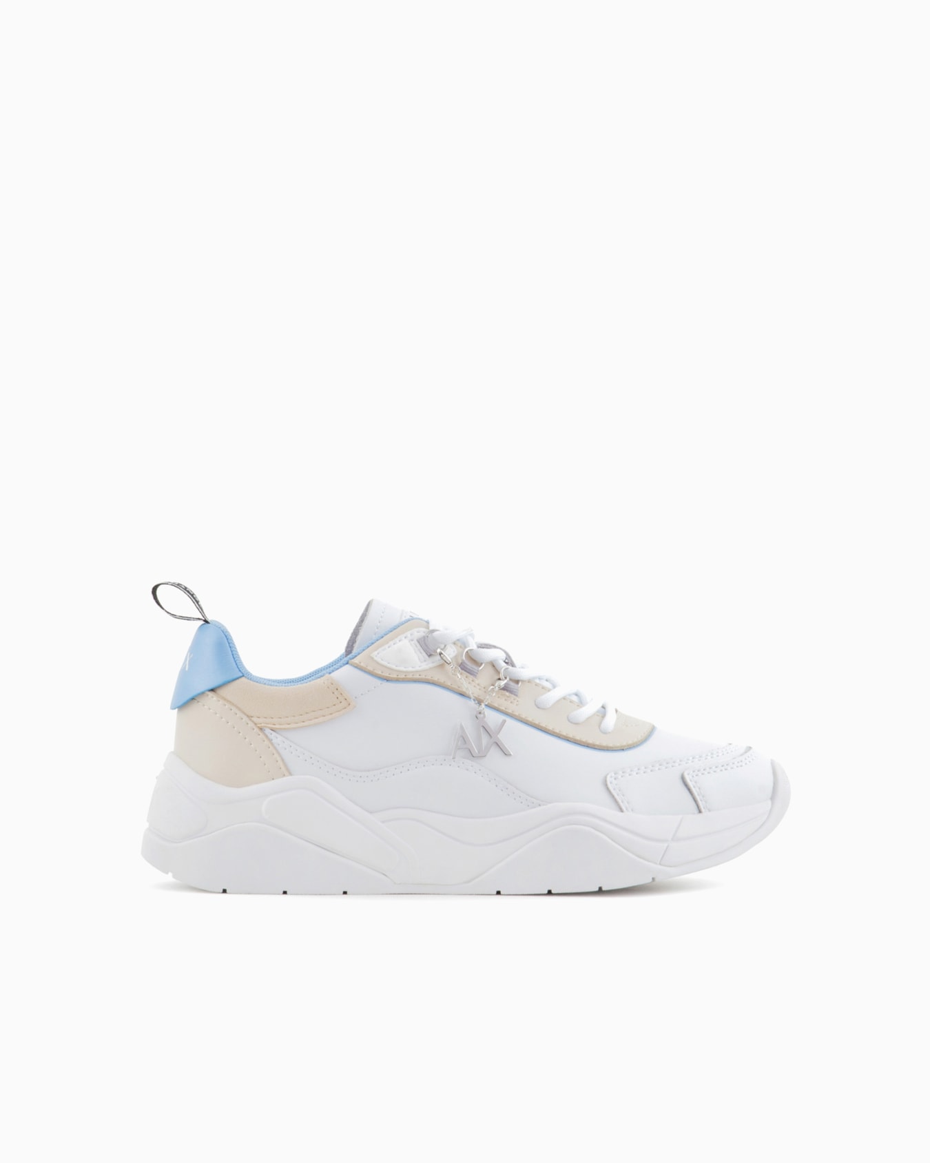 Leather sneakers with logo application Diapositiva 0