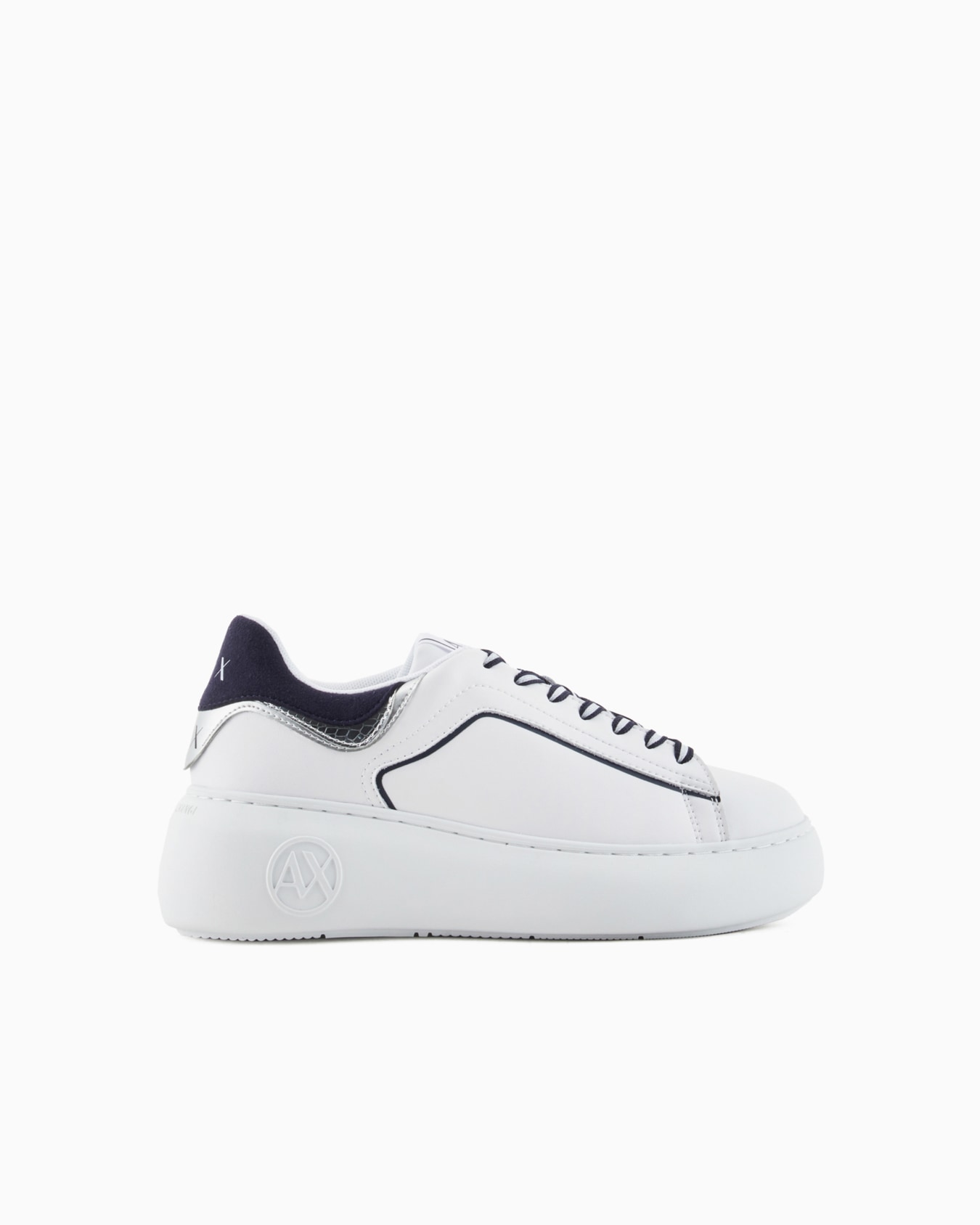 Sneakers with logo Diapositiva 0