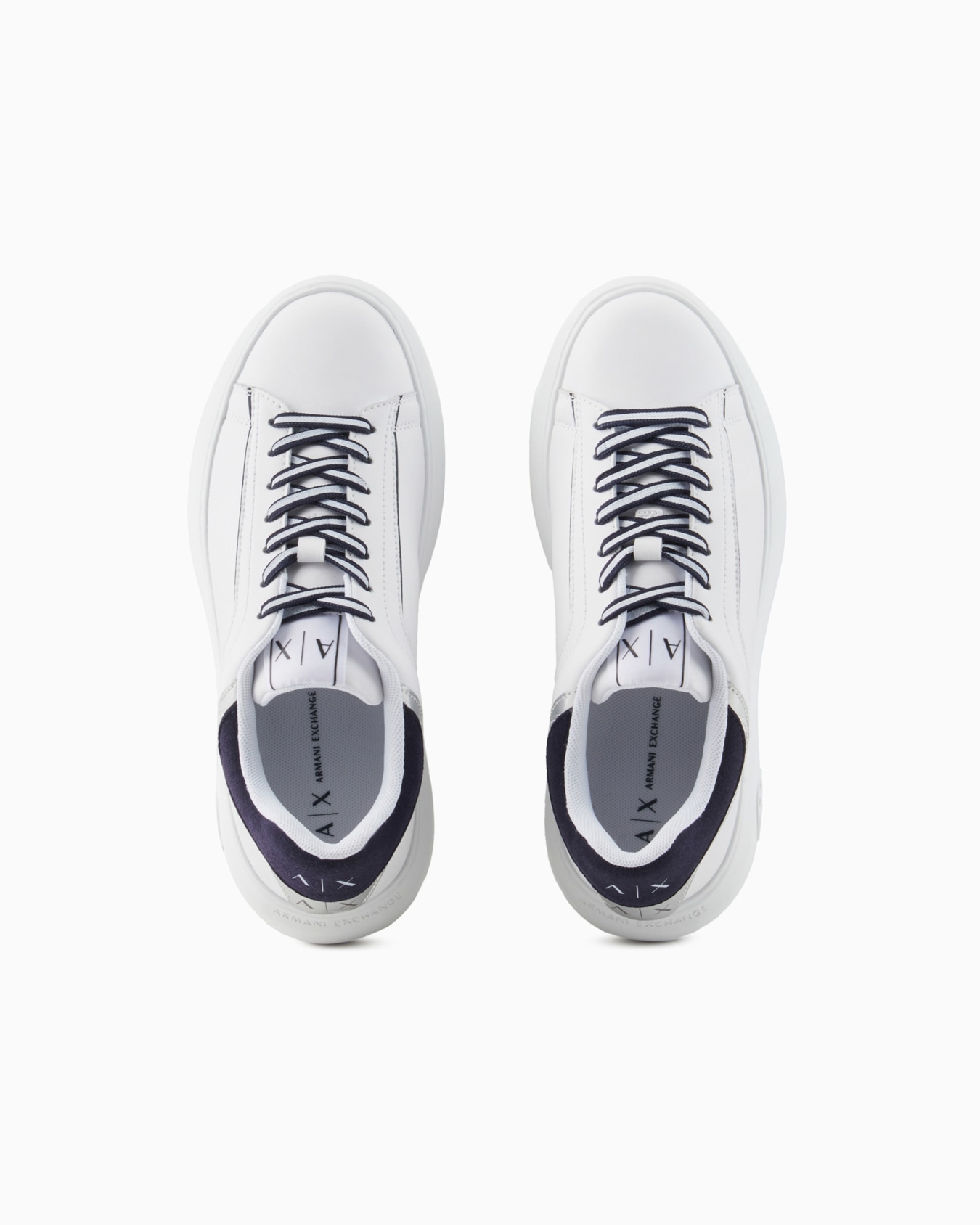 Sneakers with logo Diapositiva 2