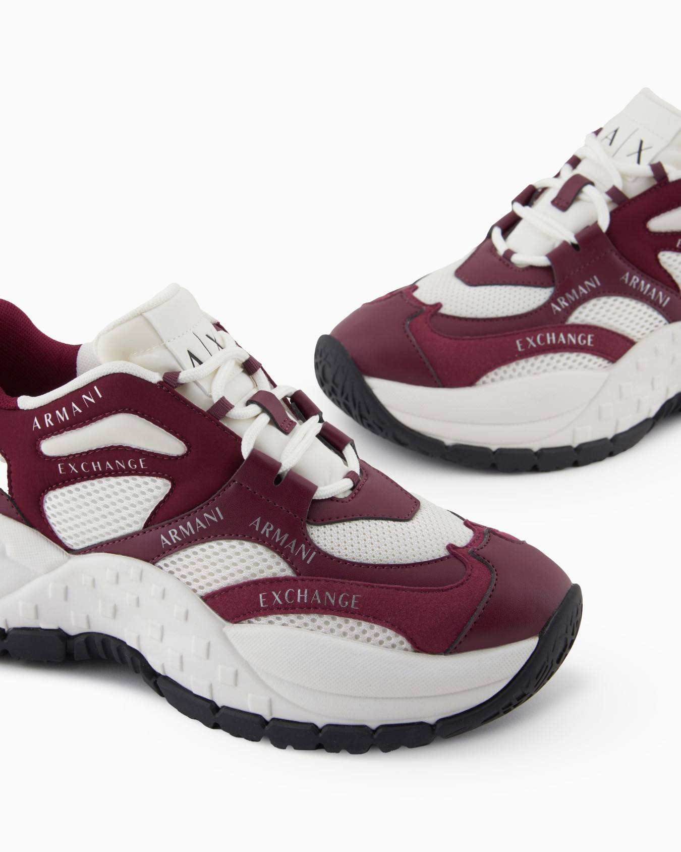 Chunky sneakers with contrasting inserts Slide 4
