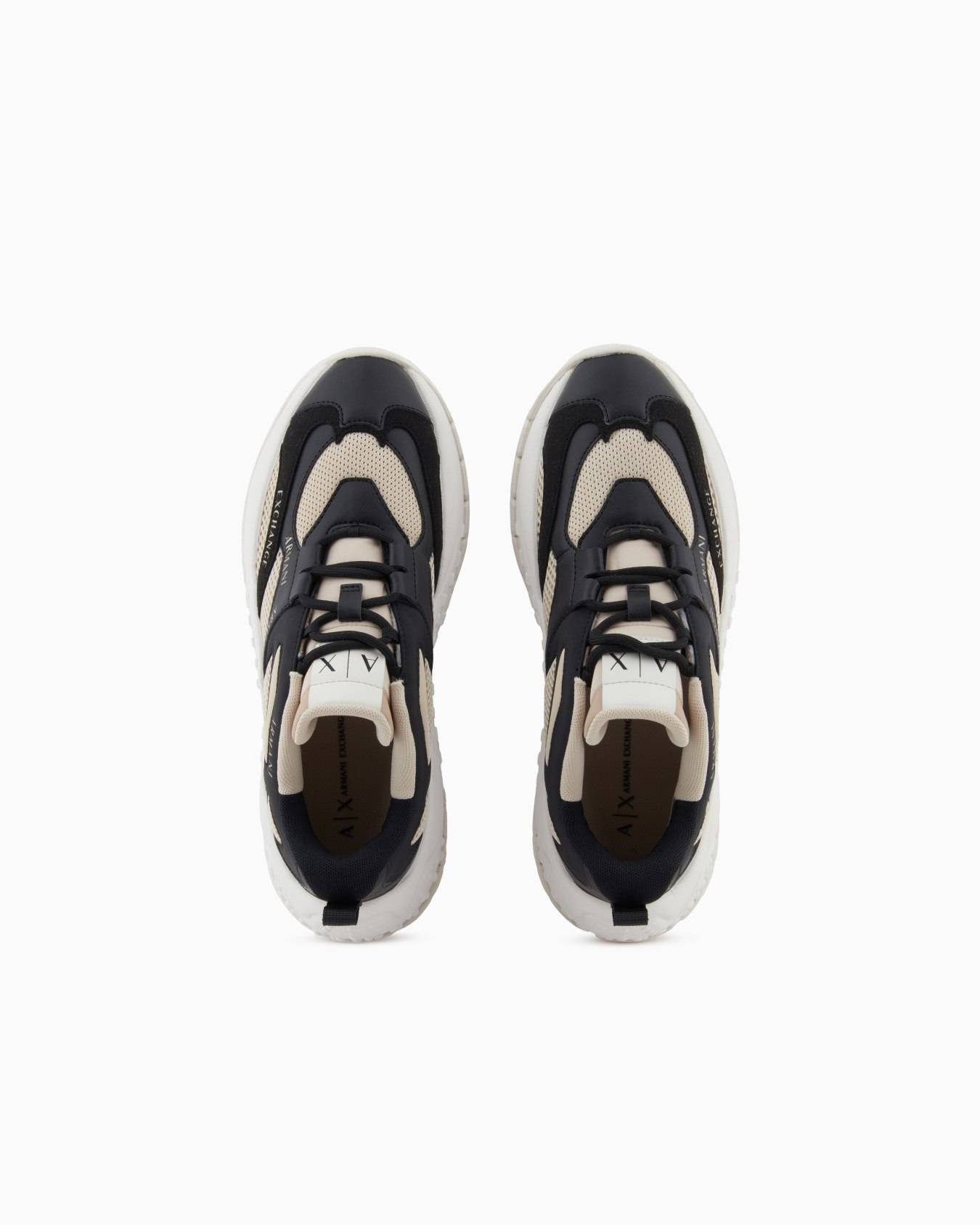 Chunky Sneaker mit kontrastierenden Einsätzen Folie 2