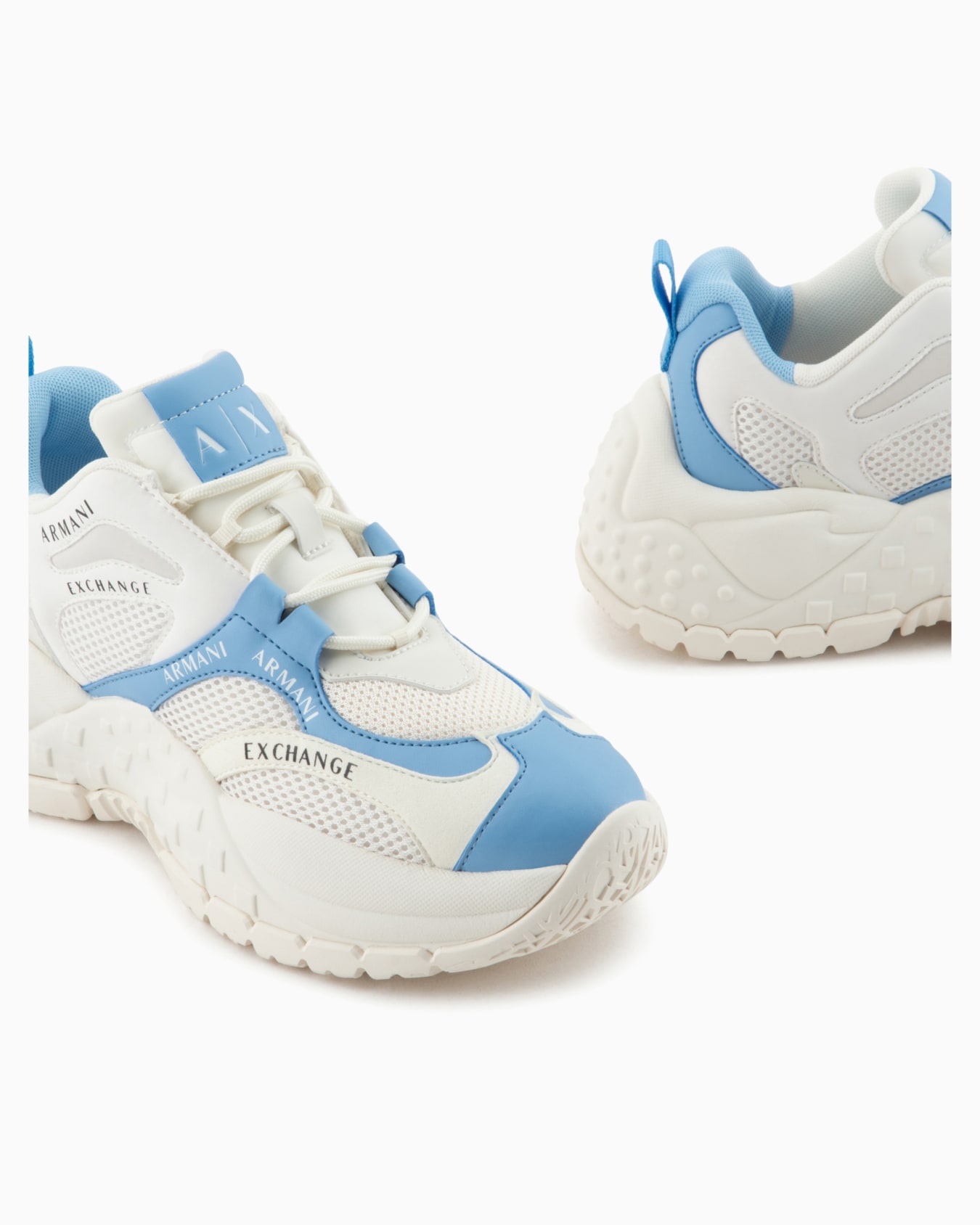 Chunky sneakers with contrasting inserts Slide 4