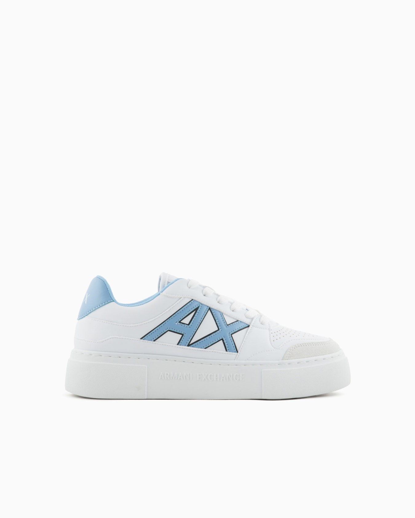 Sneakers with logo Diapositiva 0