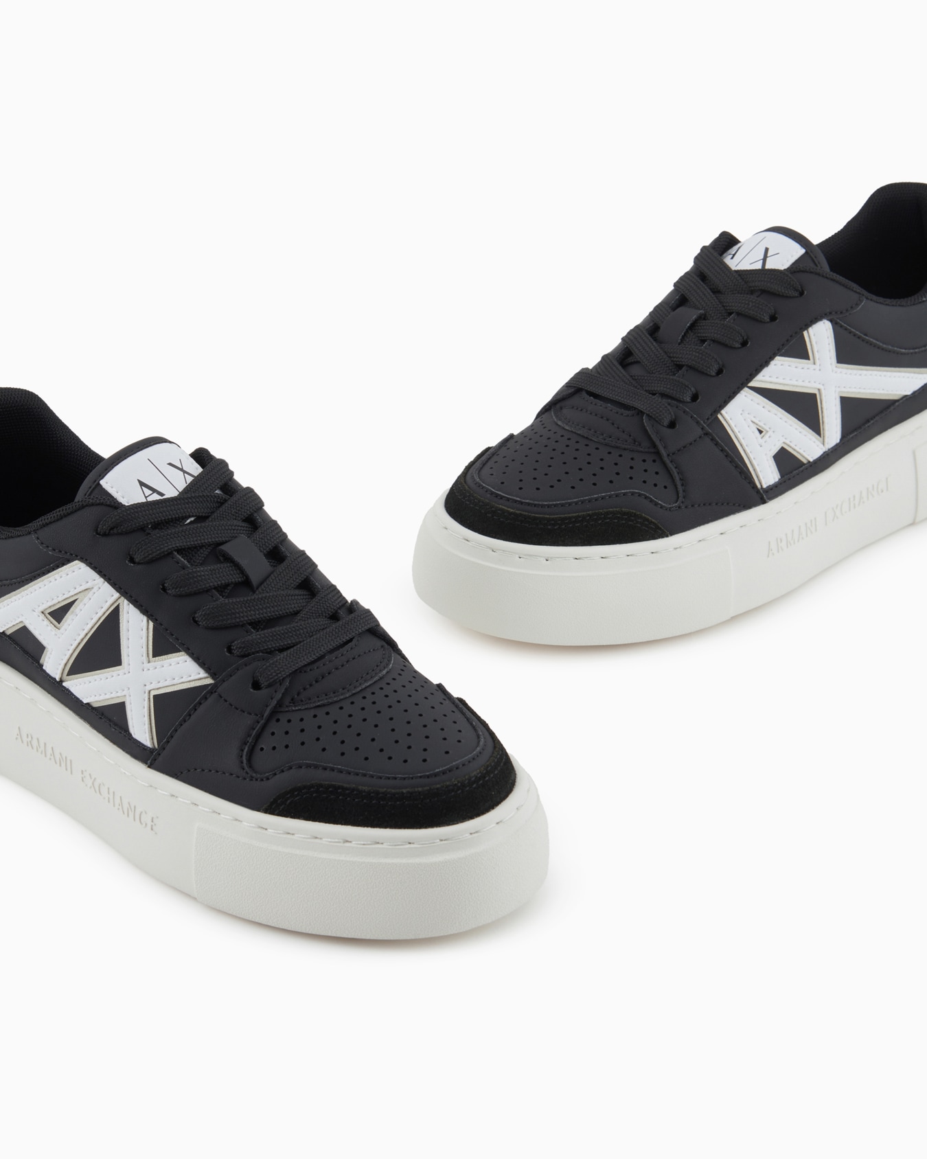 Sneakers with logo Slide 4