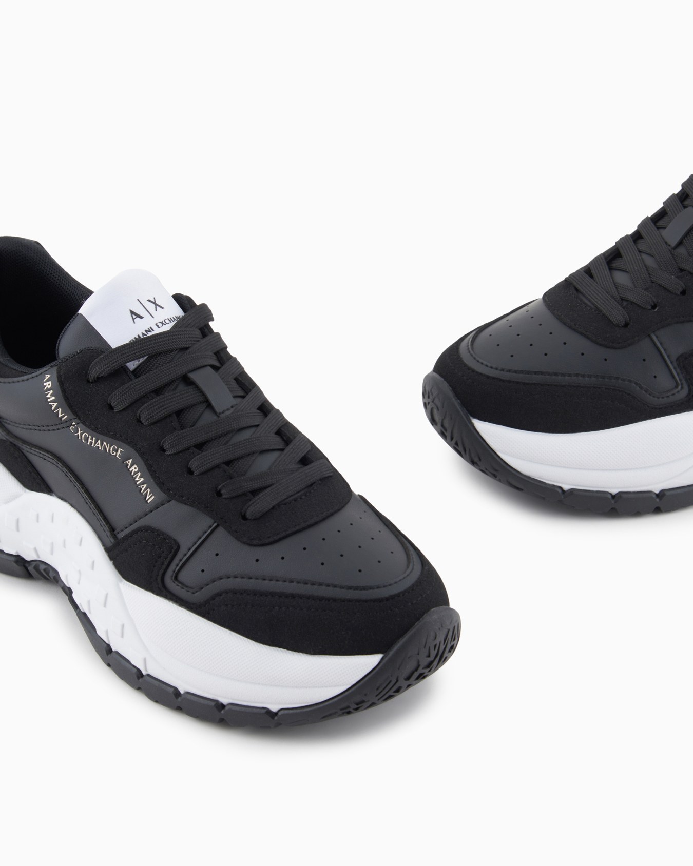 Chunky sneakers with contrasting sole Slide 4