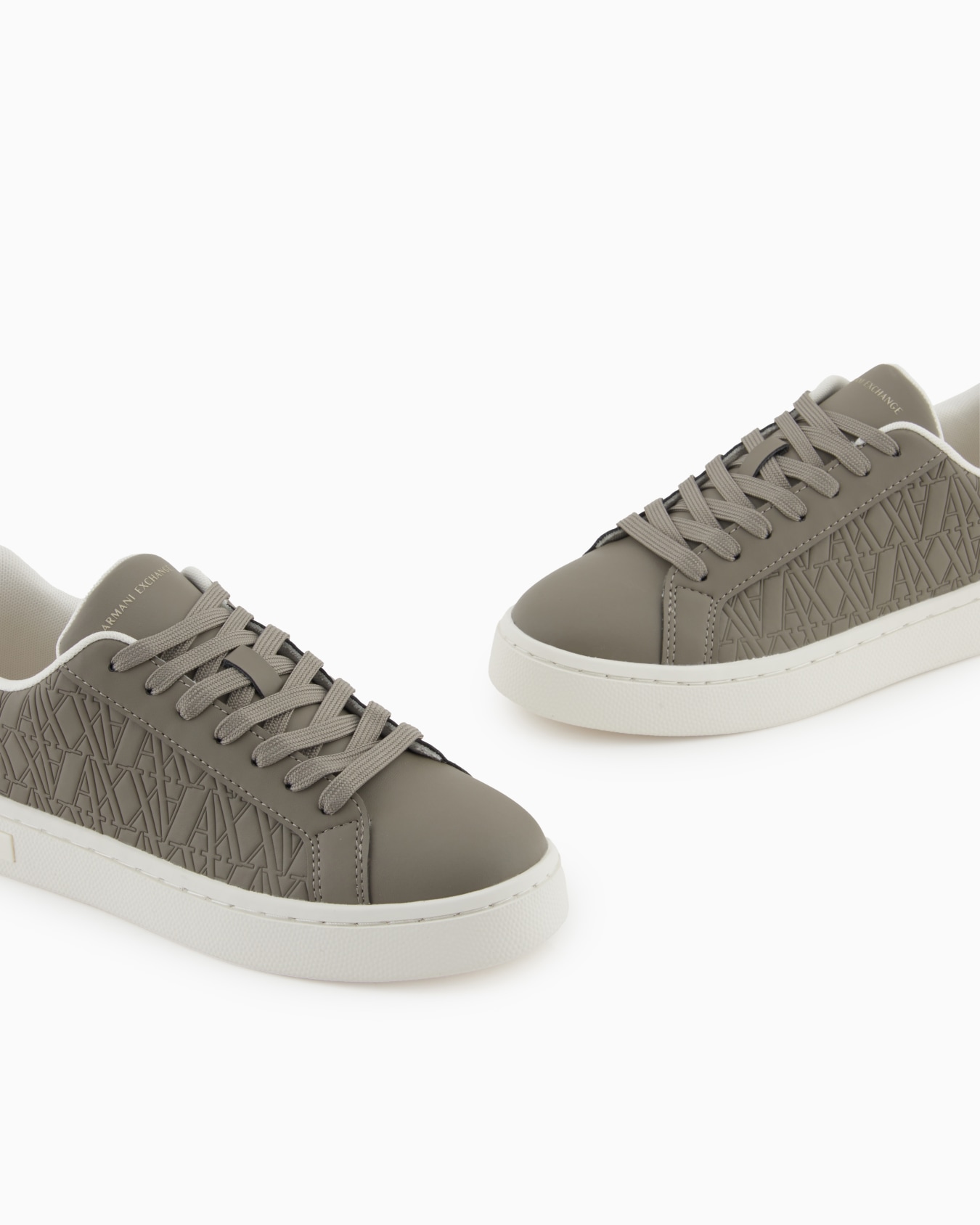 Sneakers with matching embroidered logo and metal detail Slide 4