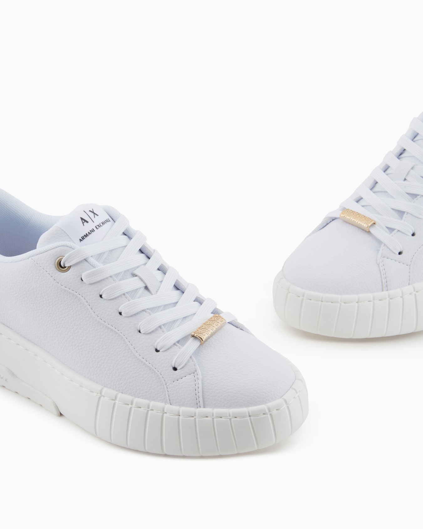 Sneakers with laces and logo Slide 4