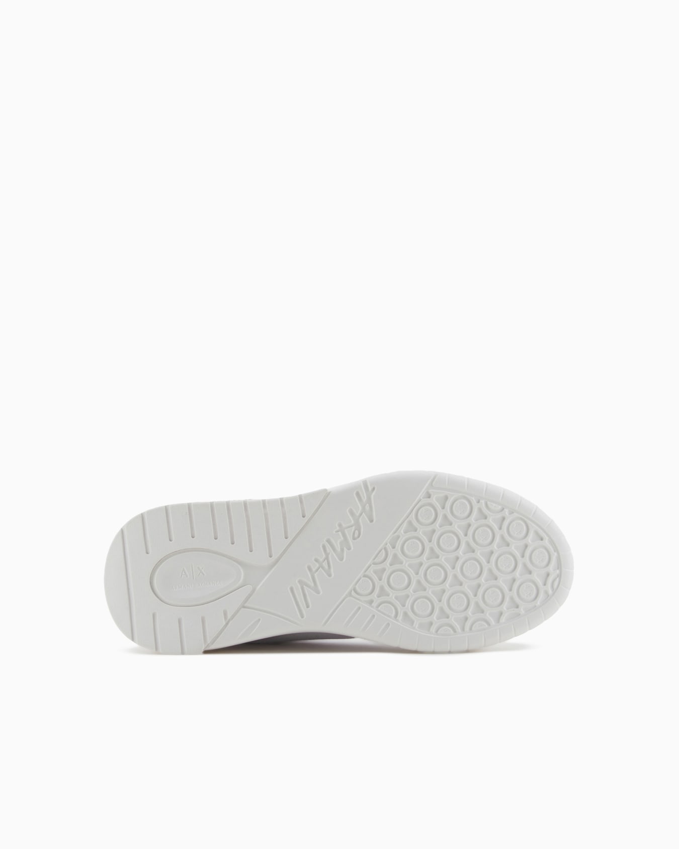 Sneakers with laces and logo Slide 5