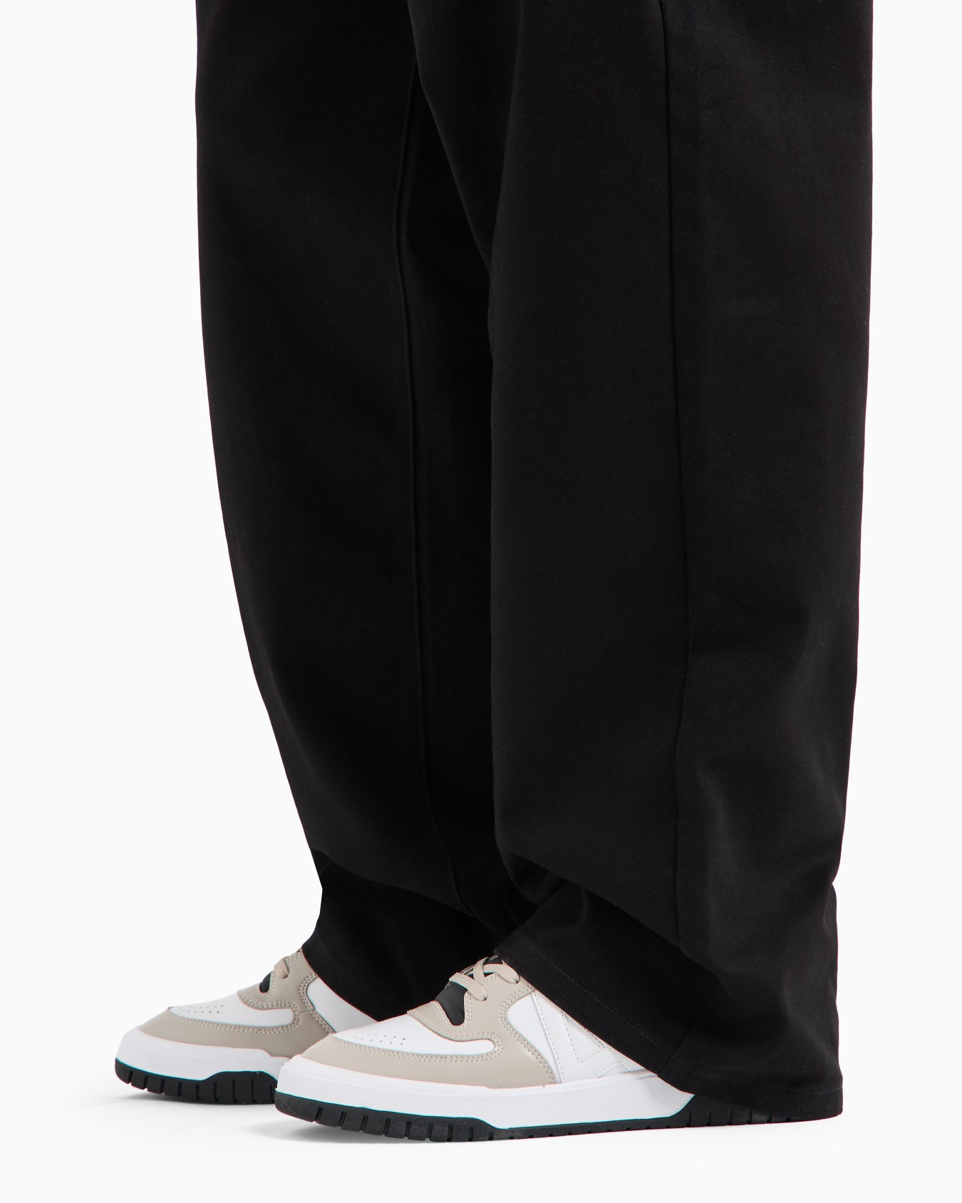 Relaxed fit jeans in cotton bull Slide 4
