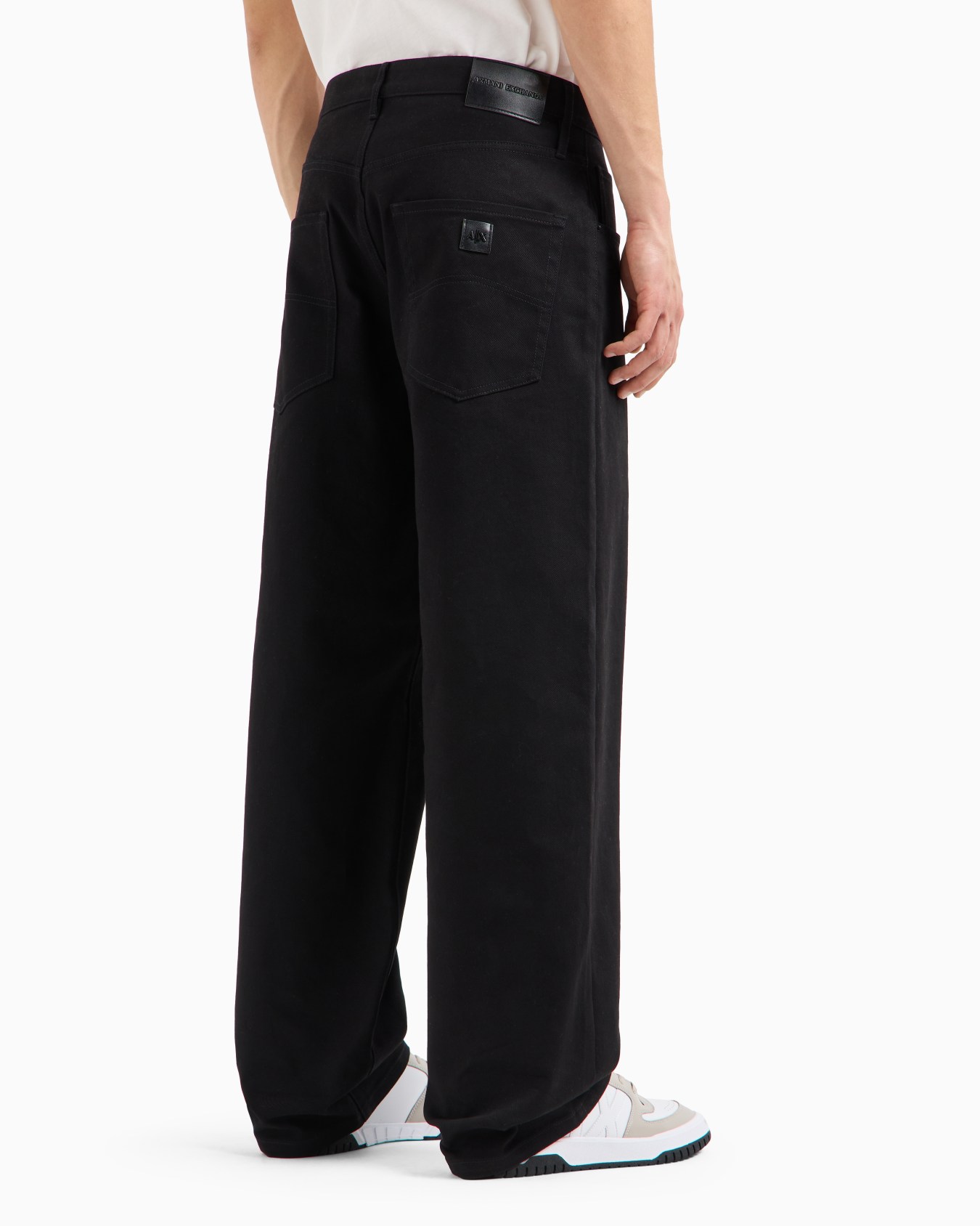 Relaxed fit jeans in cotton bull Slide 2