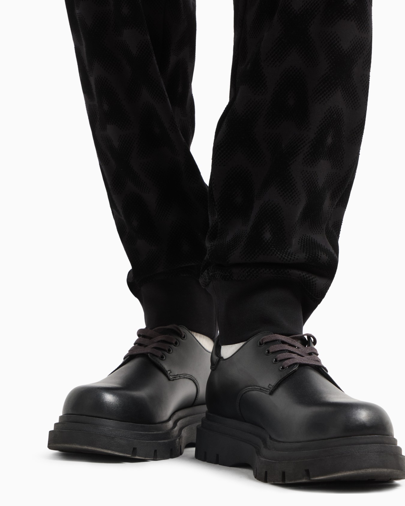 Trousers in flowing fabric Slide 4