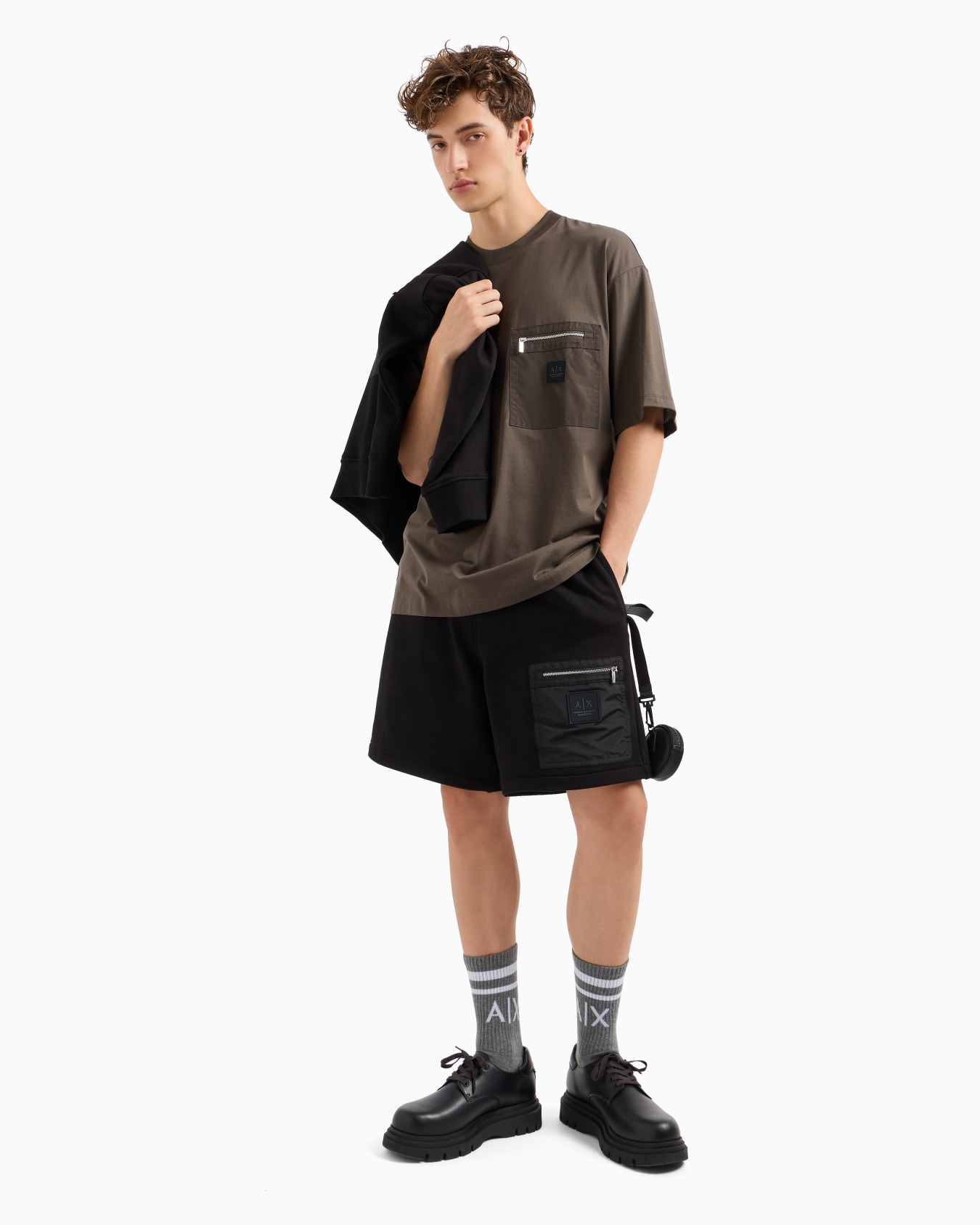 Relaxed fit T-shirt with zip pocket and logo Slide 3