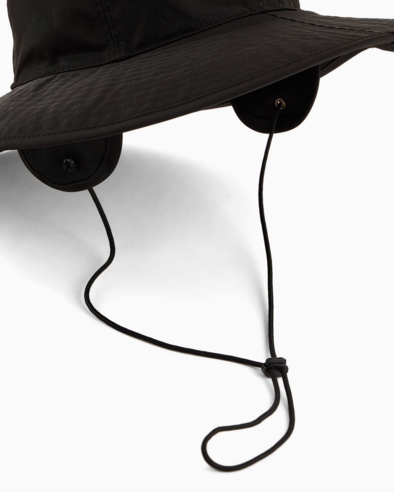 Chapeau avec logo A|X Diapositive 2