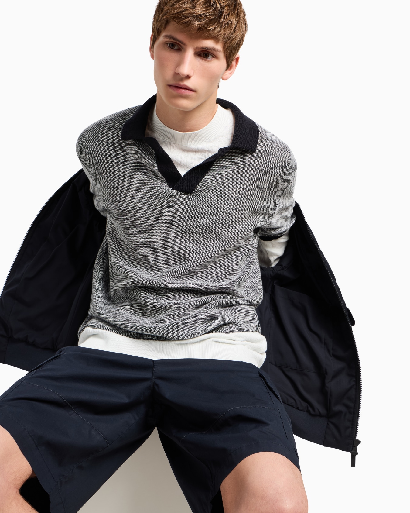 Shorts cargo in twill di cotone con maxi-tasche Slide 5
