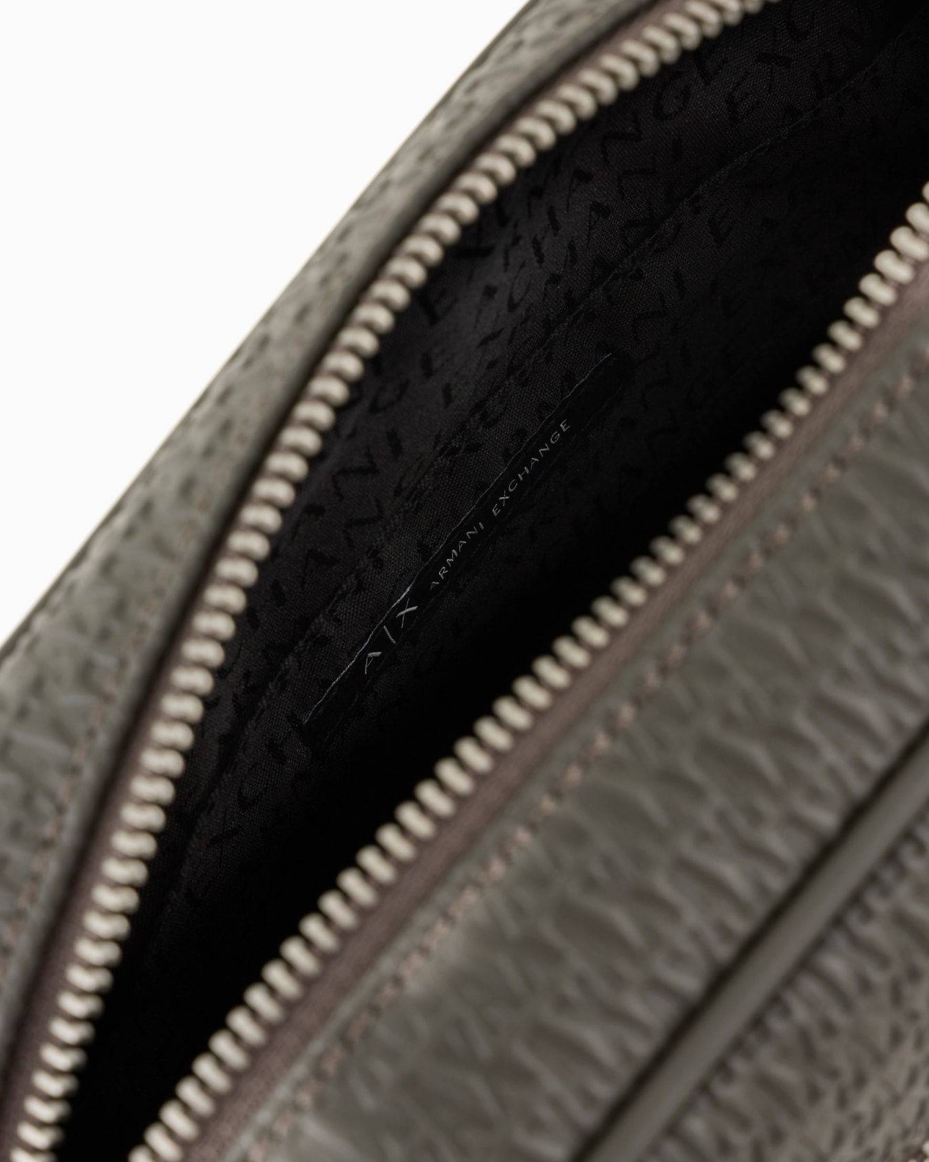Bolso de hombro con logo monograma por toda la prenda Diapositiva 3