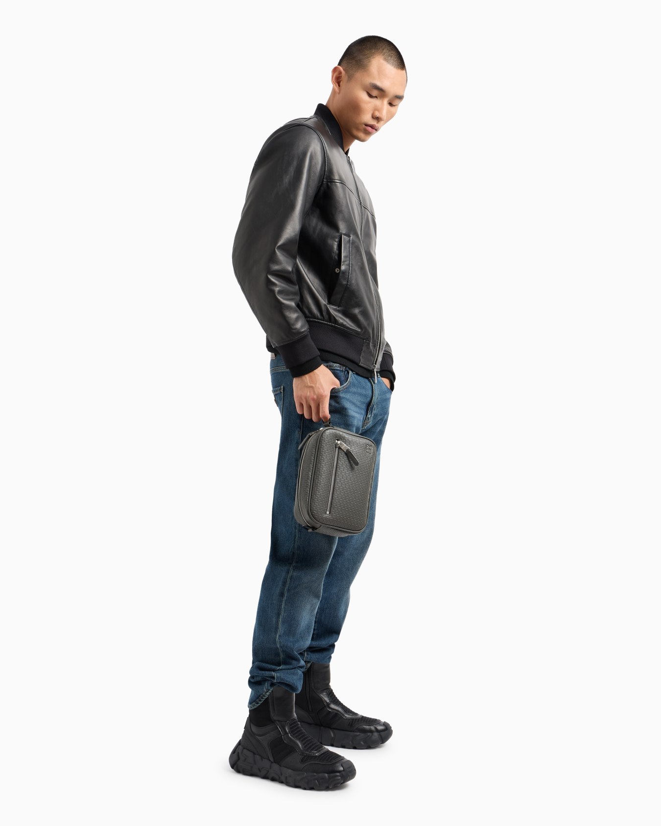 Bolso de hombro con logo monograma por toda la prenda Diapositiva 5