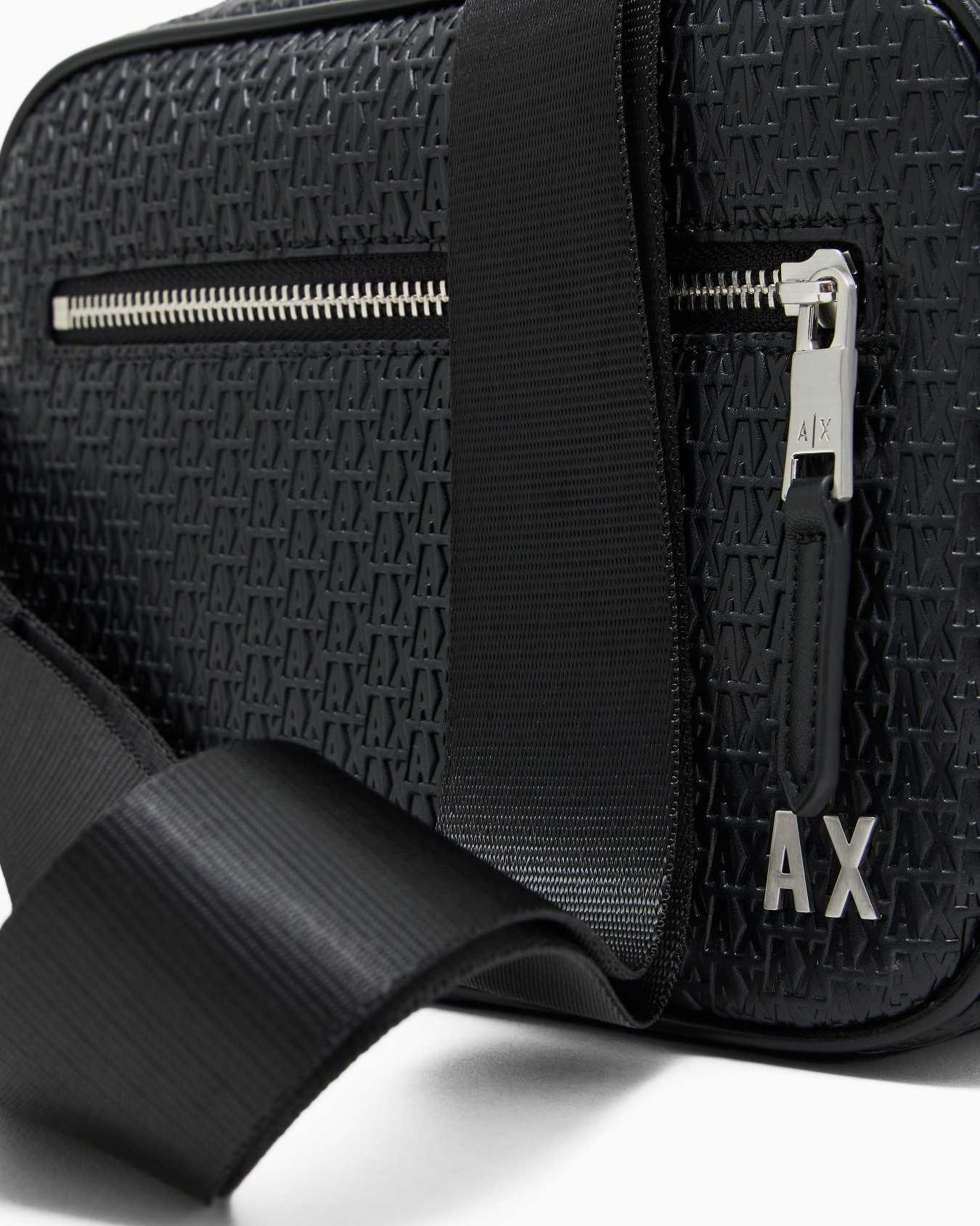 Borsa a tracolla con logo monogram allover Slide 4