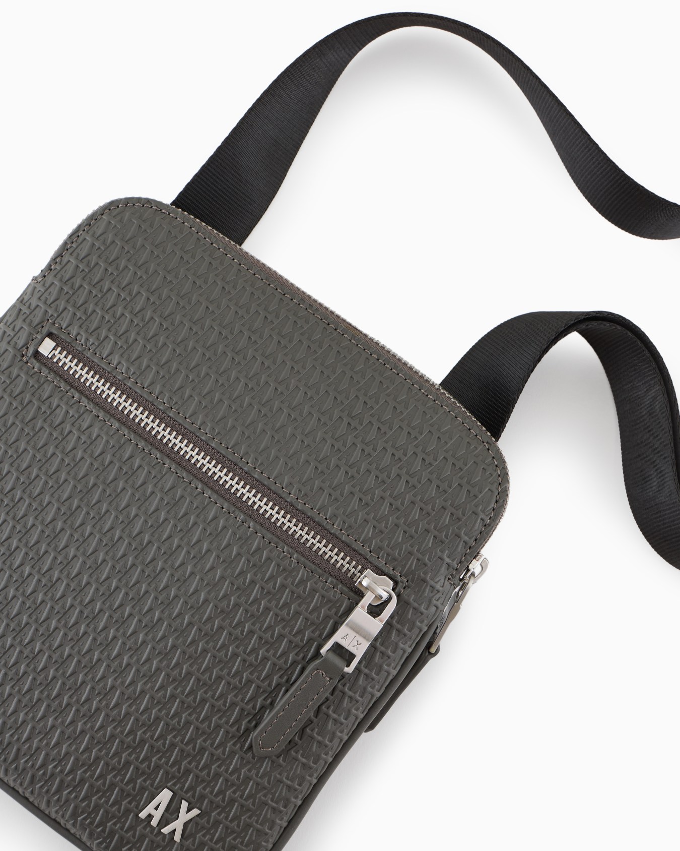 Bolso bandolera plano con logo grabado en toda la superficie Diapositiva 4