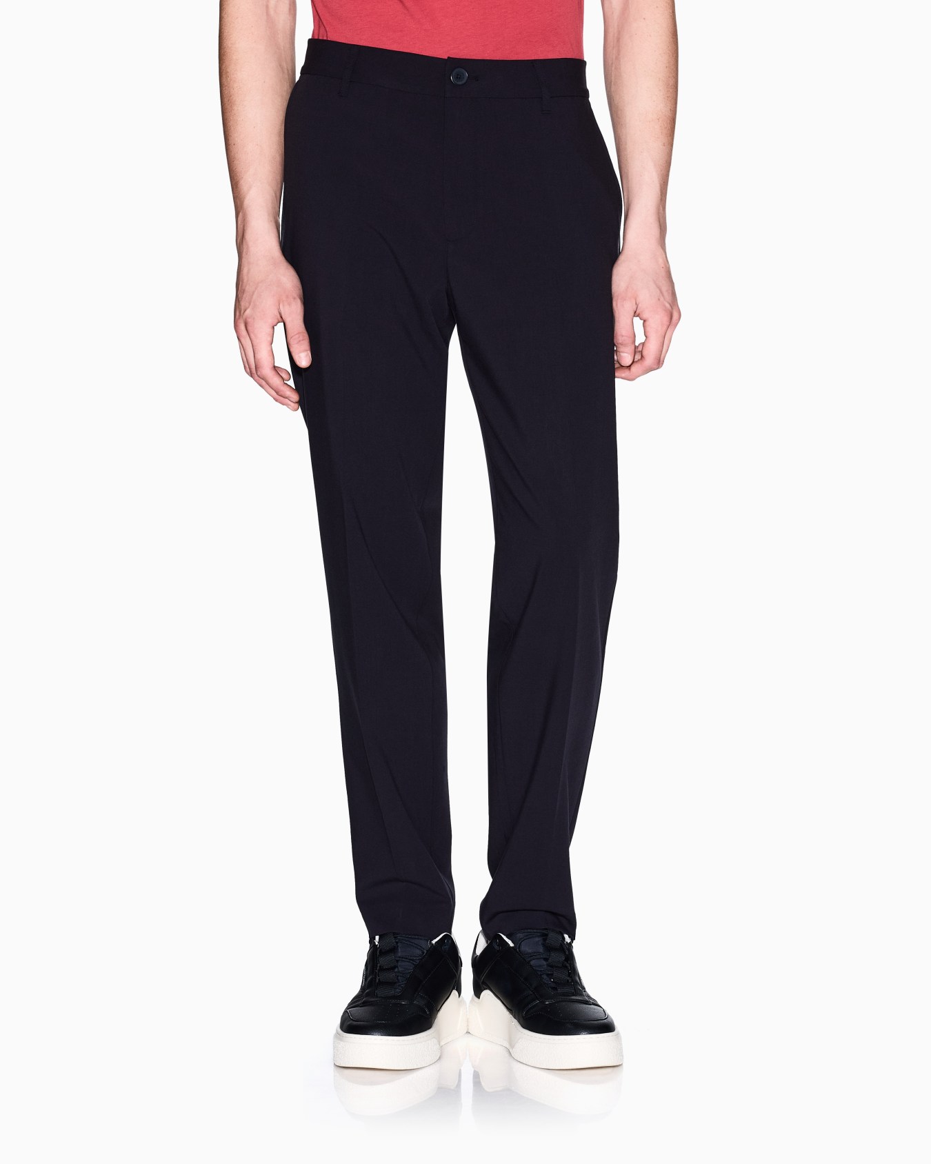 Chino trousers in flowing fabric Slide 3