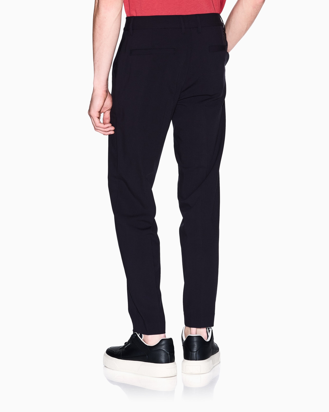 Chino trousers in flowing fabric Slide 2