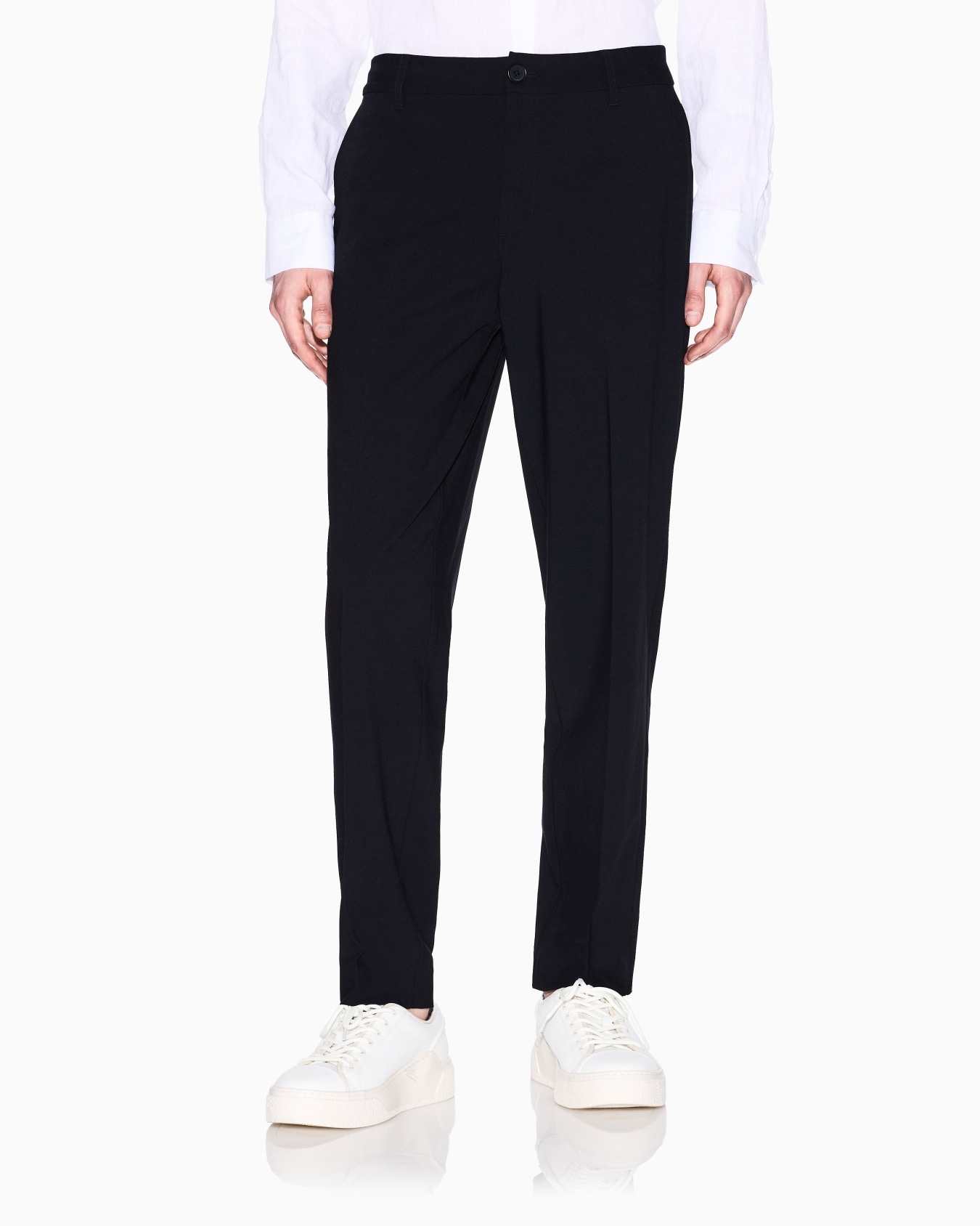 Chino trousers in flowing fabric Slide 3