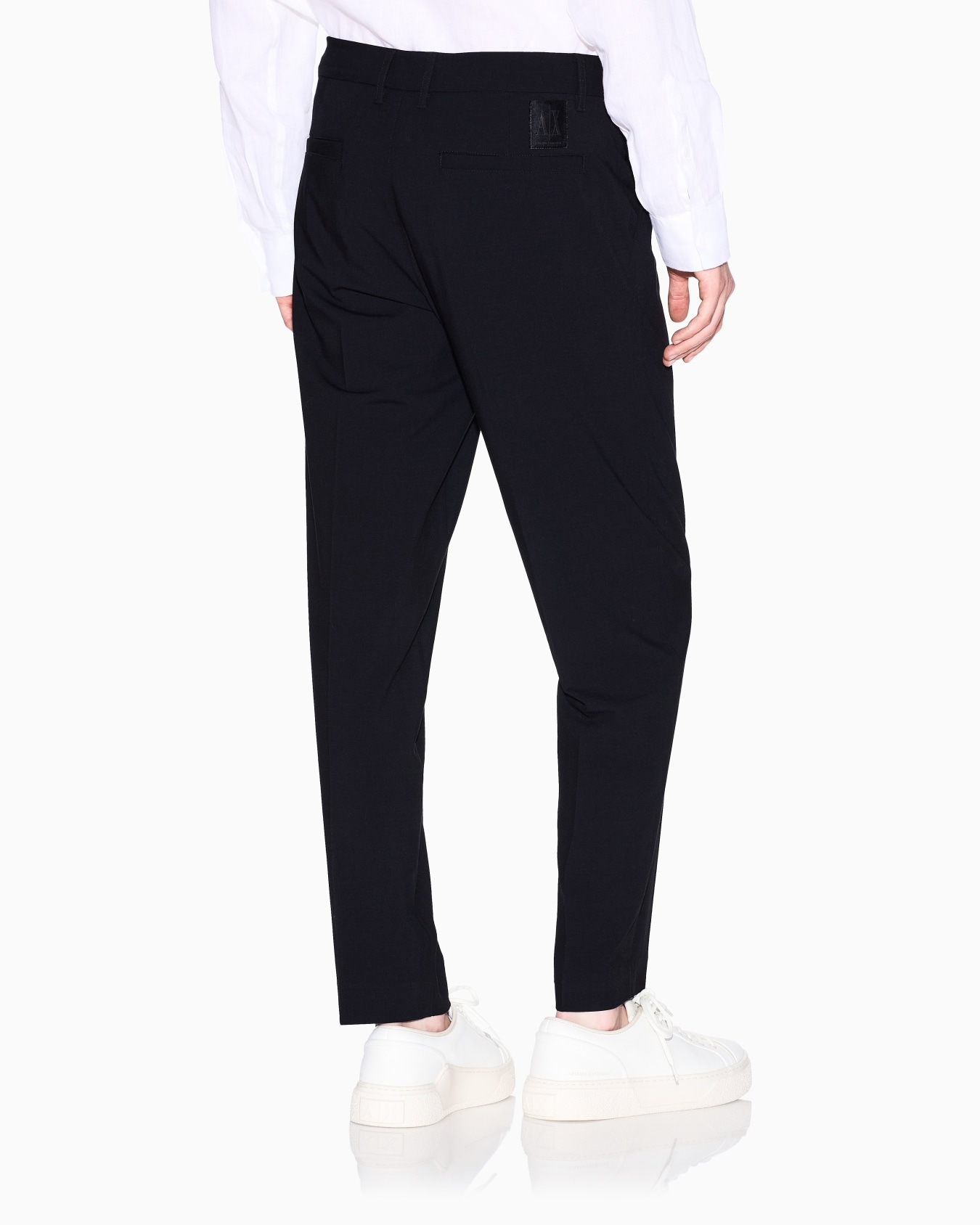Chino trousers in flowing fabric Slide 2