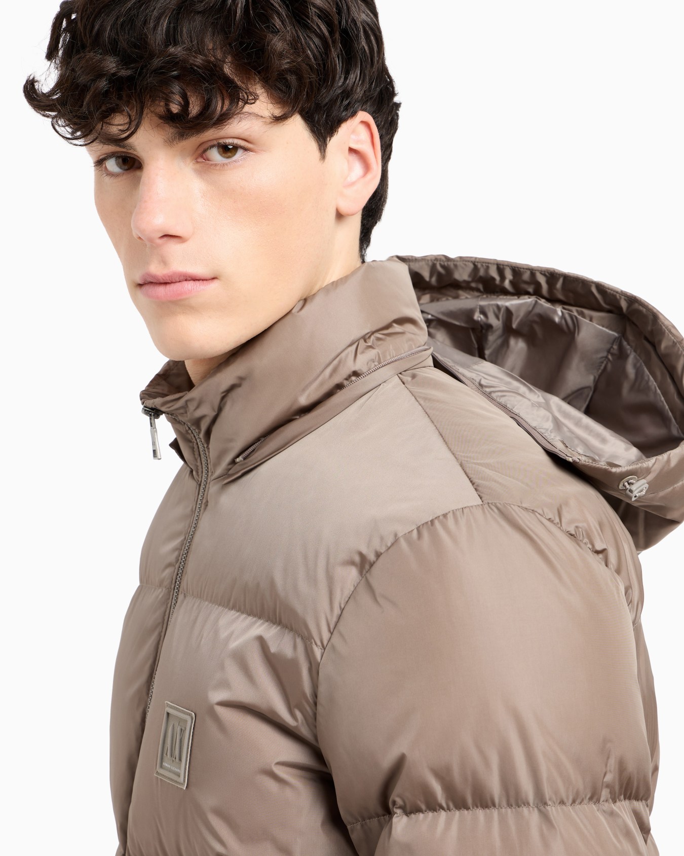 Padded jacket with hood Slide 4