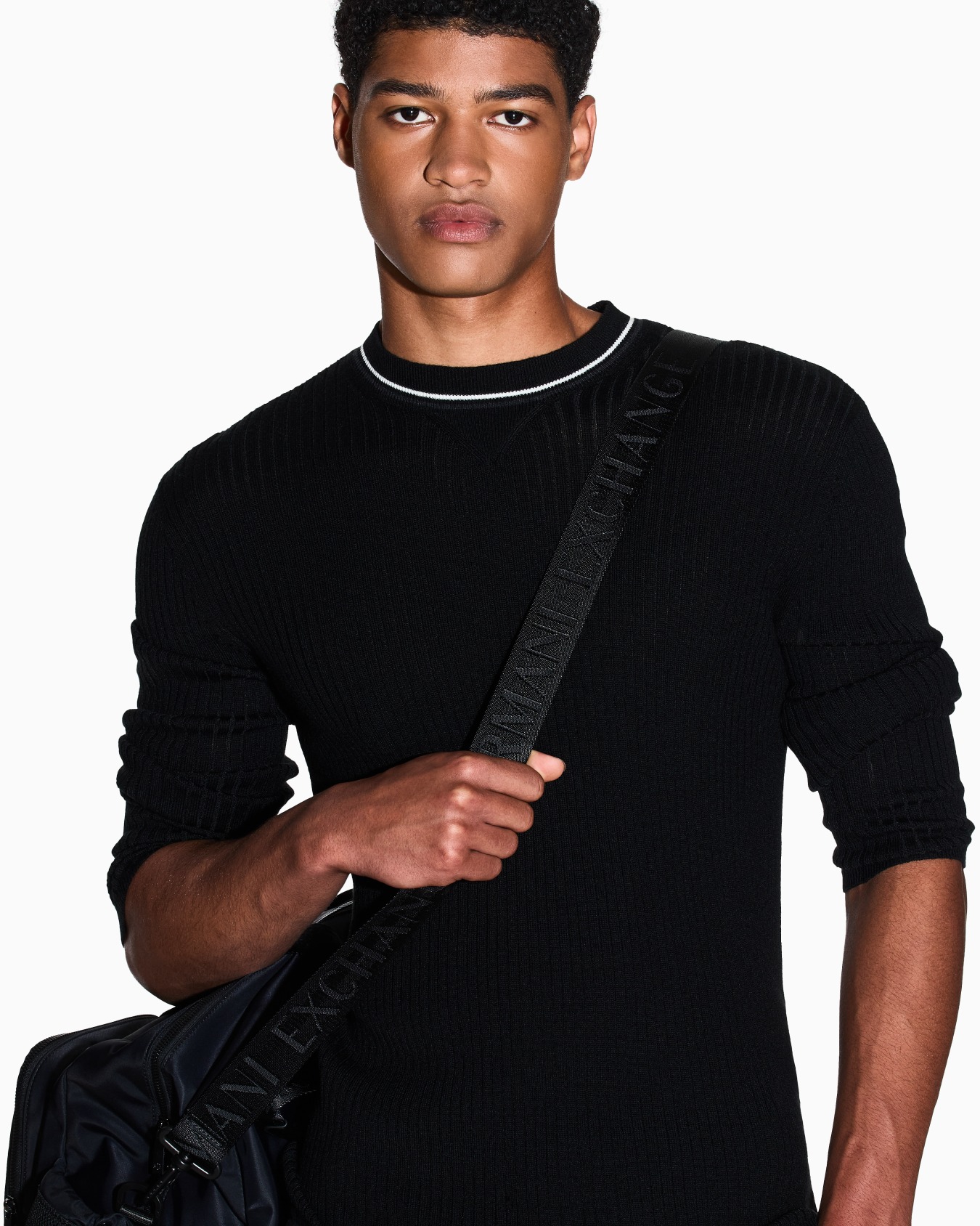 Crew neck sweater with contrasting profile Slide 4