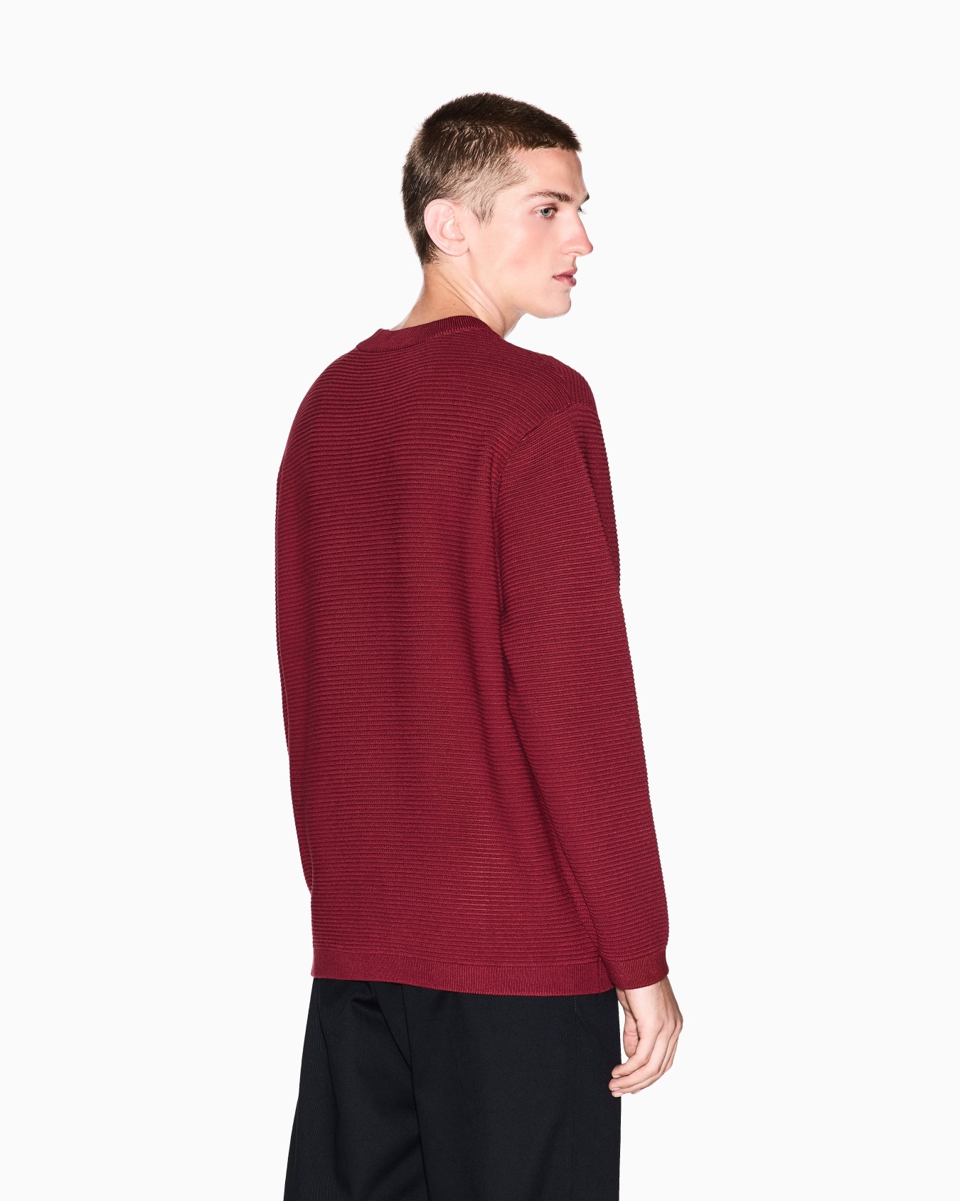 Ribbed crew neck sweater Slide 2