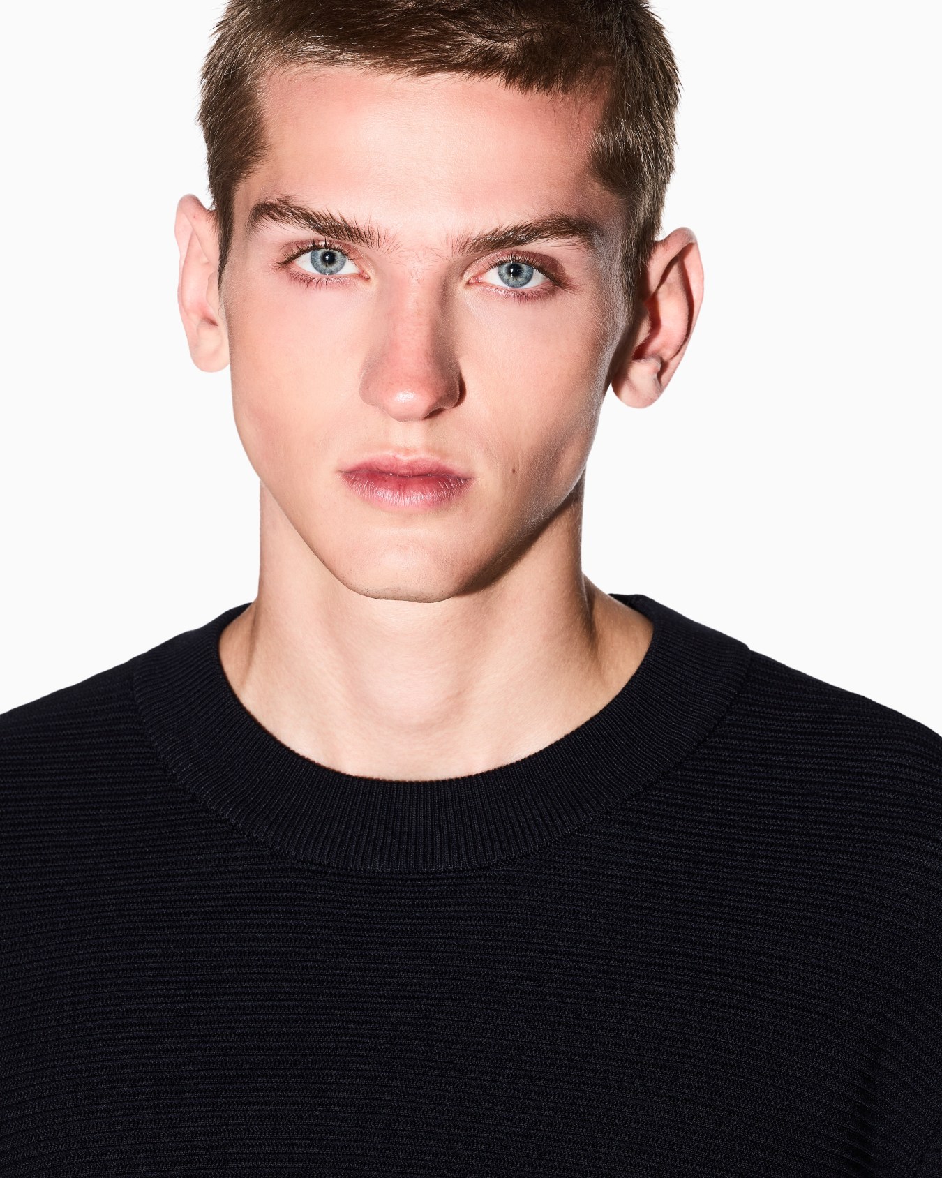 Ribbed crew neck sweater Slide 4