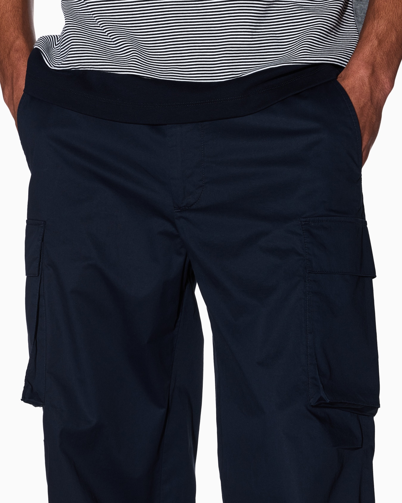 Pantaloni cargo in twill Slide 4
