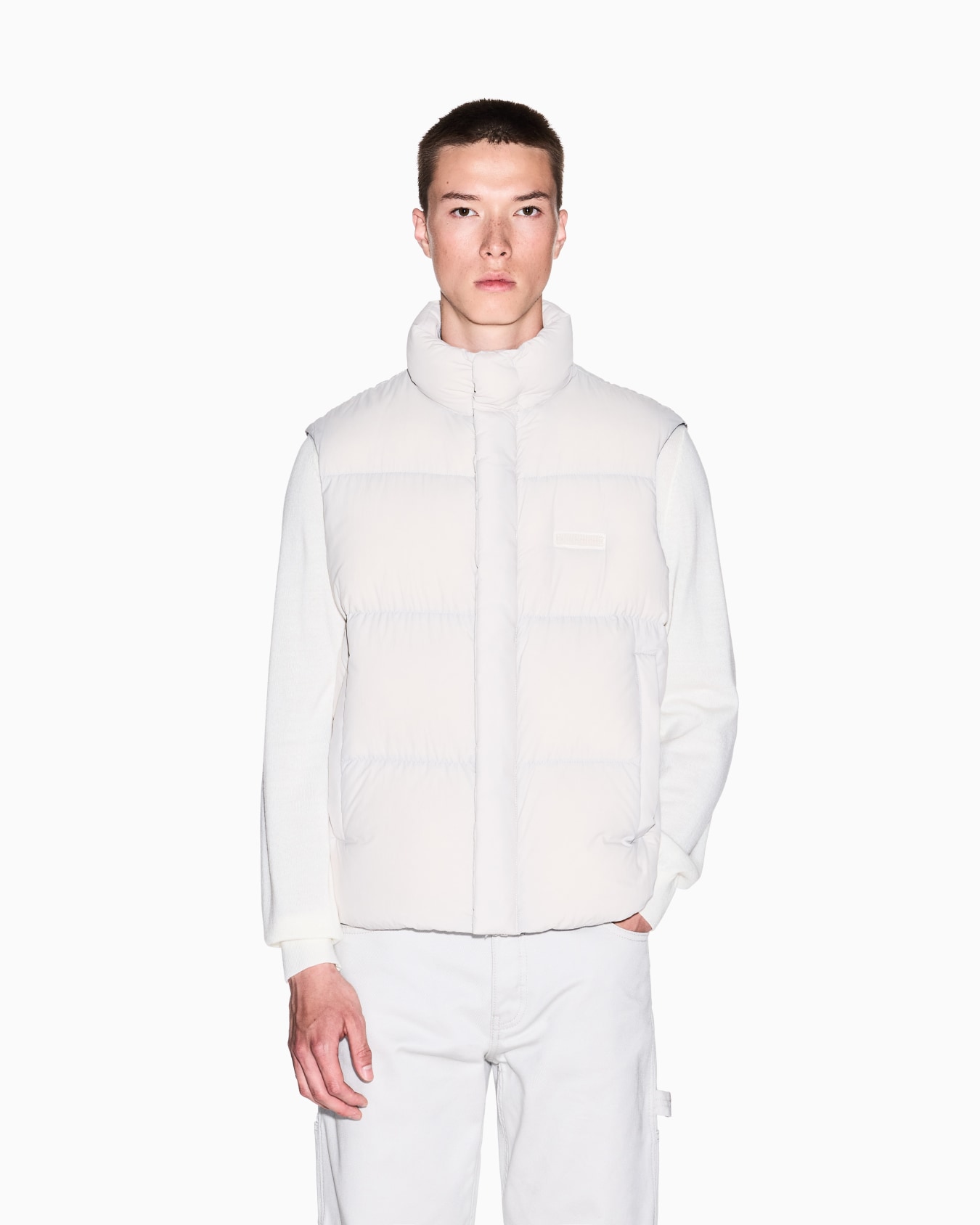 Full zip sleeveless down jacket Slide 3