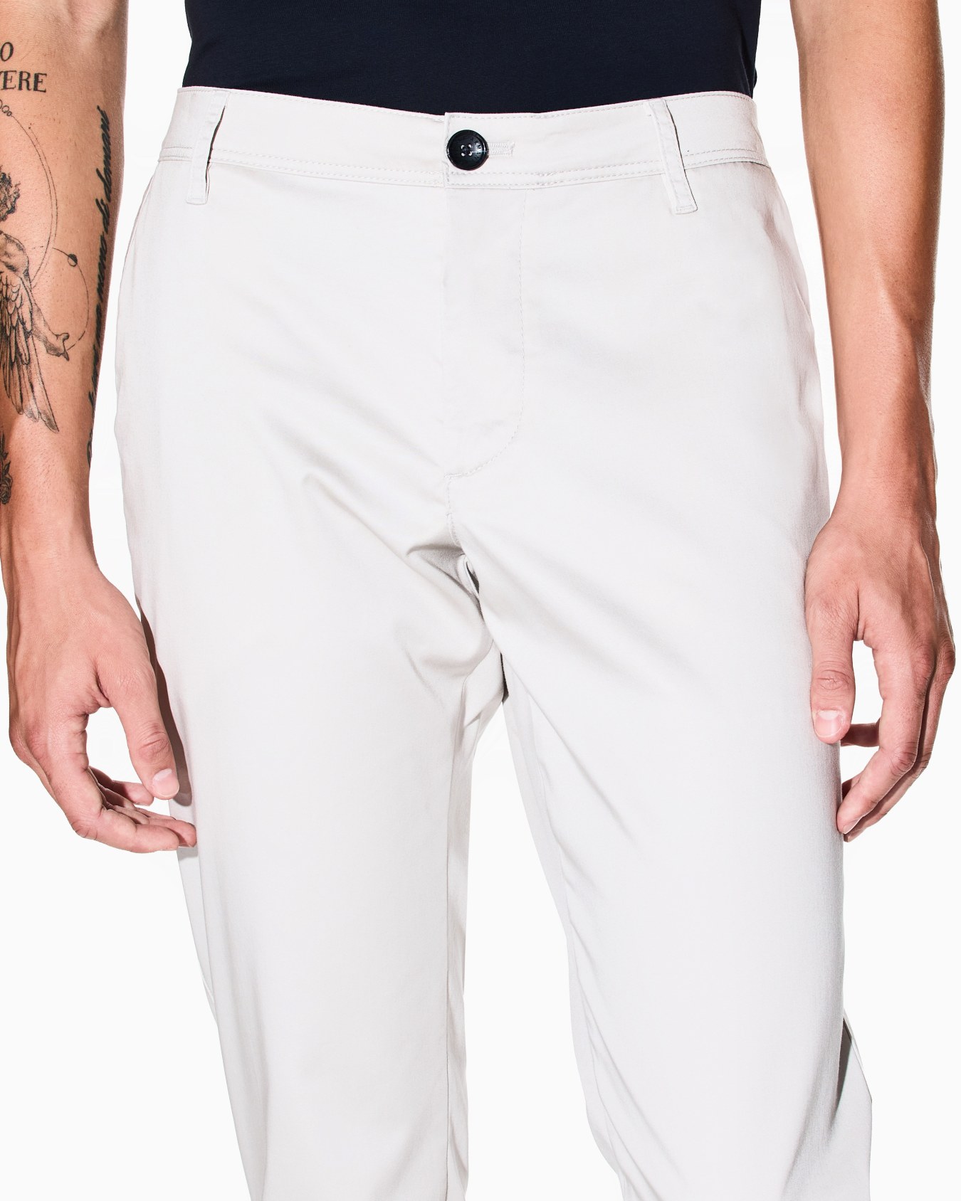 Stretch cotton chinos Slide 4