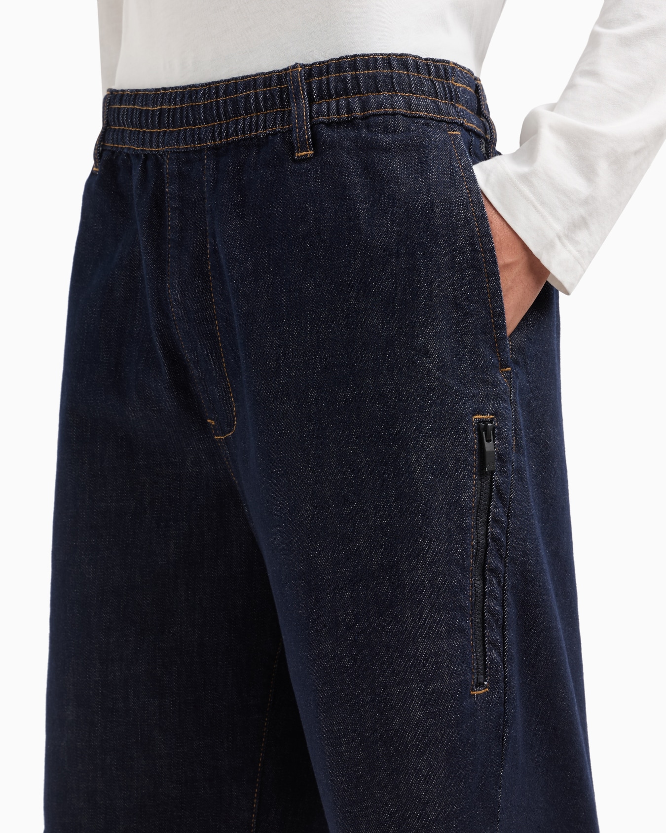 Stretch denim Bermuda shorts Slide 4