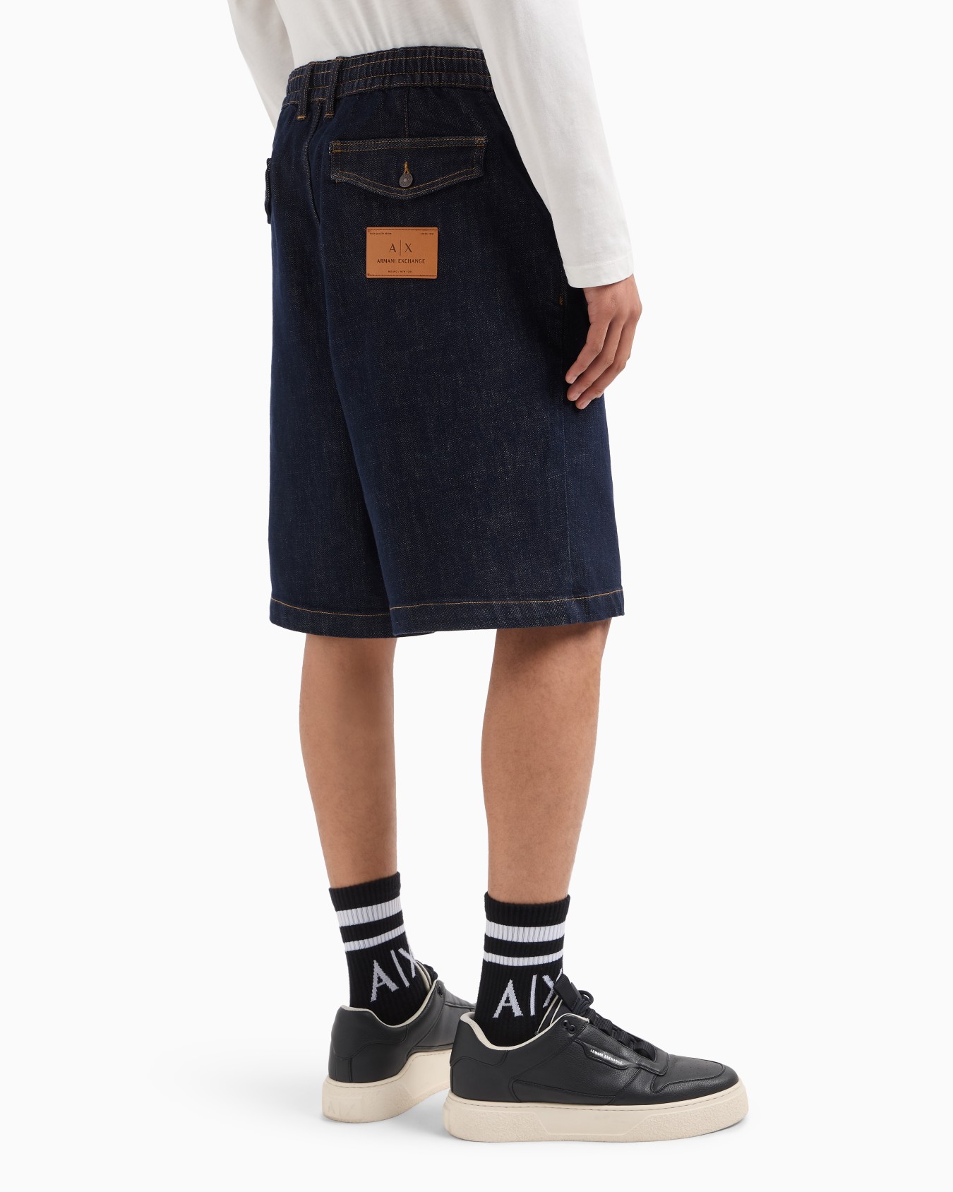 Stretch denim Bermuda shorts Slide 2