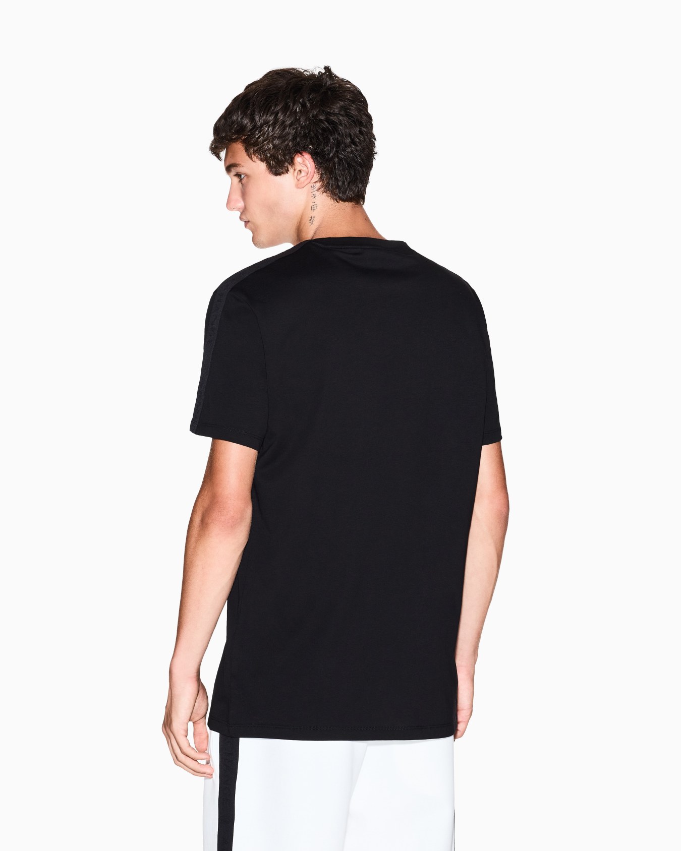 ロゴテープ 半袖クルーネックTシャツ スライドする 2