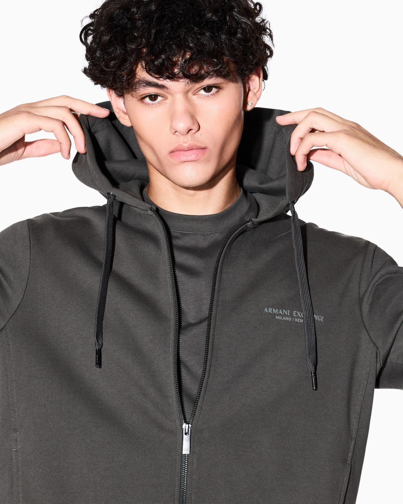 Basic zip-up hoodie Slide 4