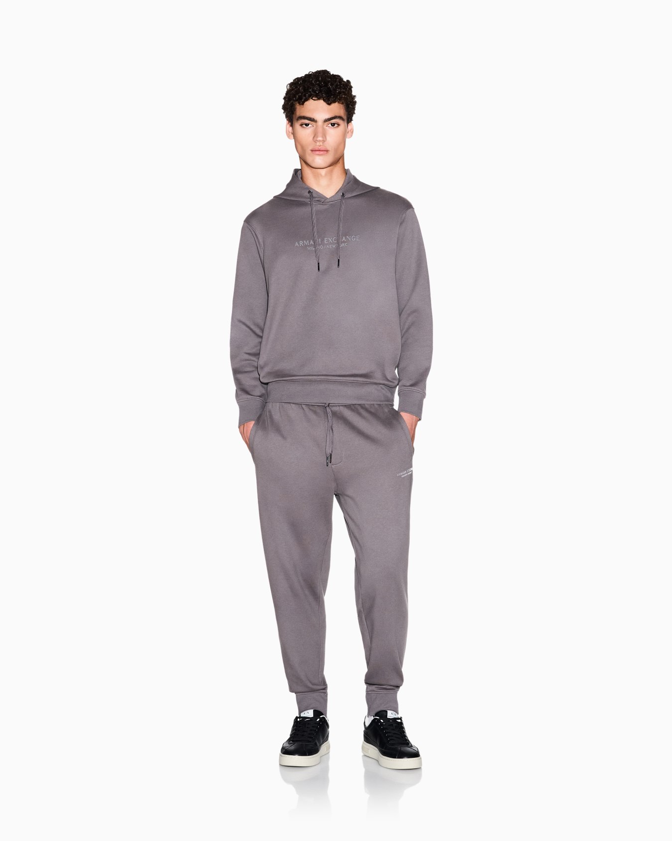 Basic hoodie Slide 1