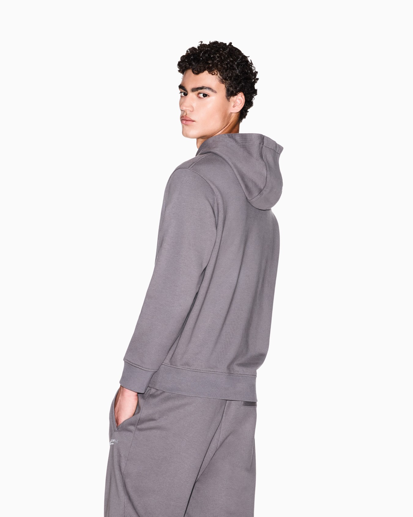 Basic hoodie Slide 2