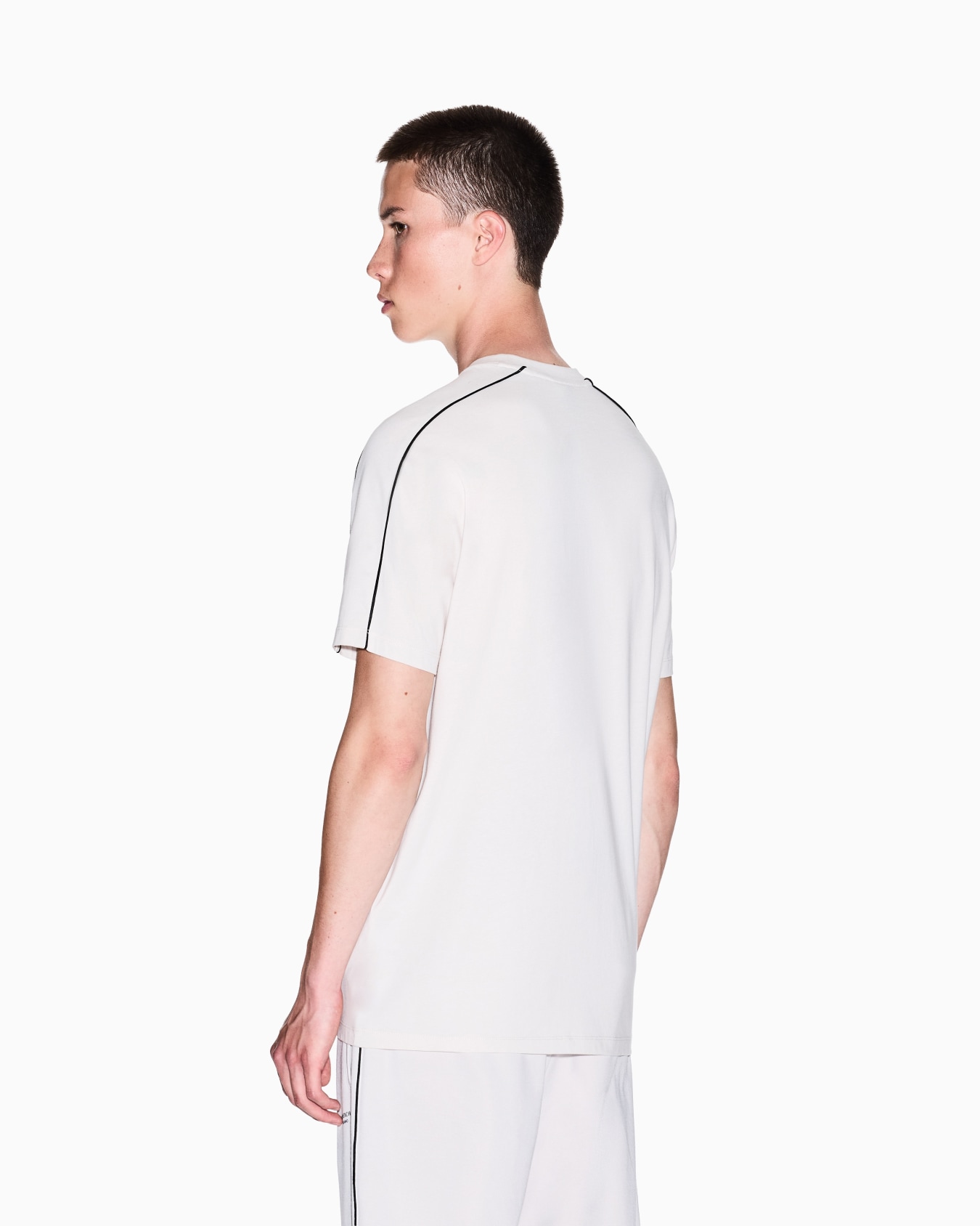 Regular fit T-shirt with contrasting piping Slide 2