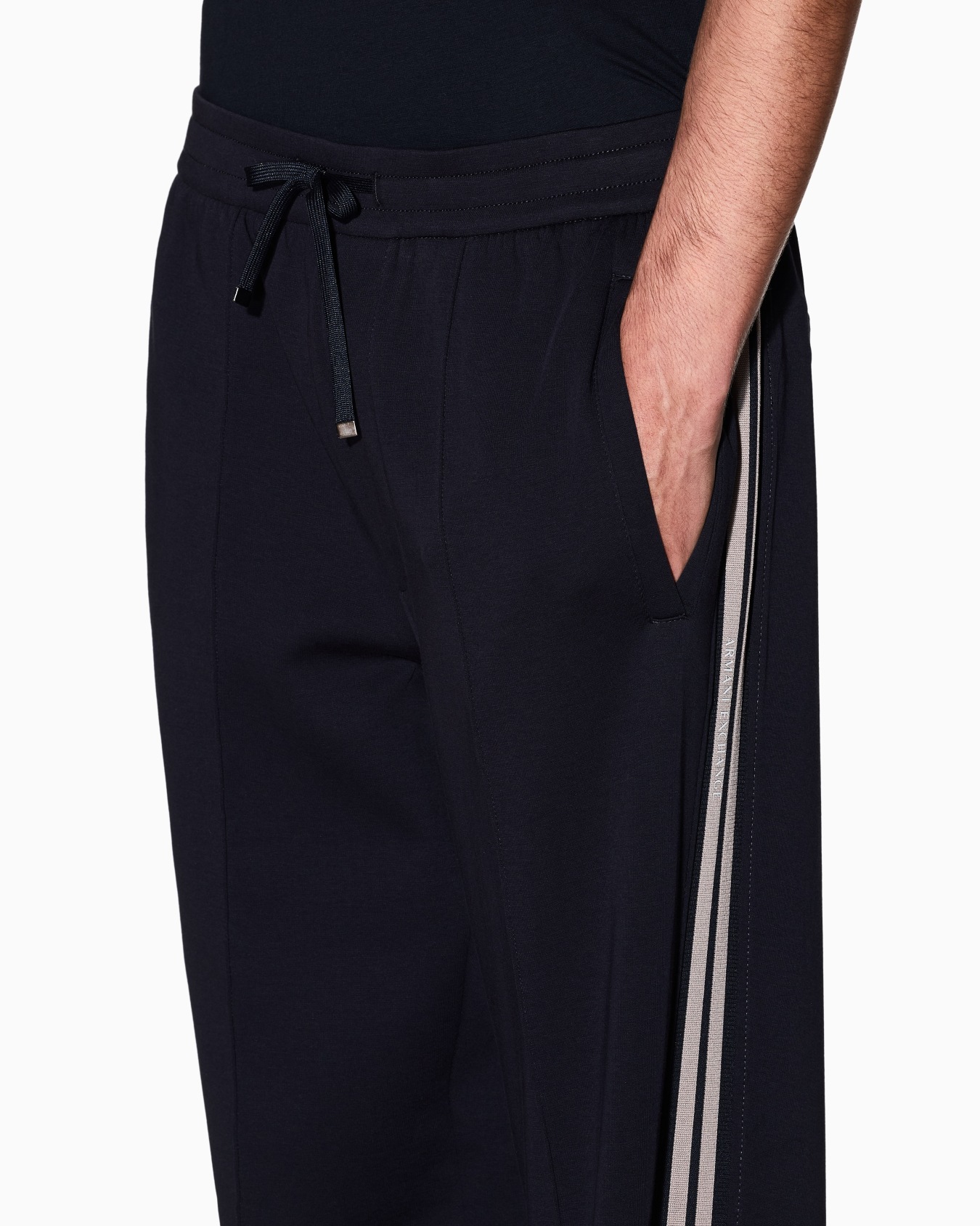 Trousers with contrasting stripes Slide 4