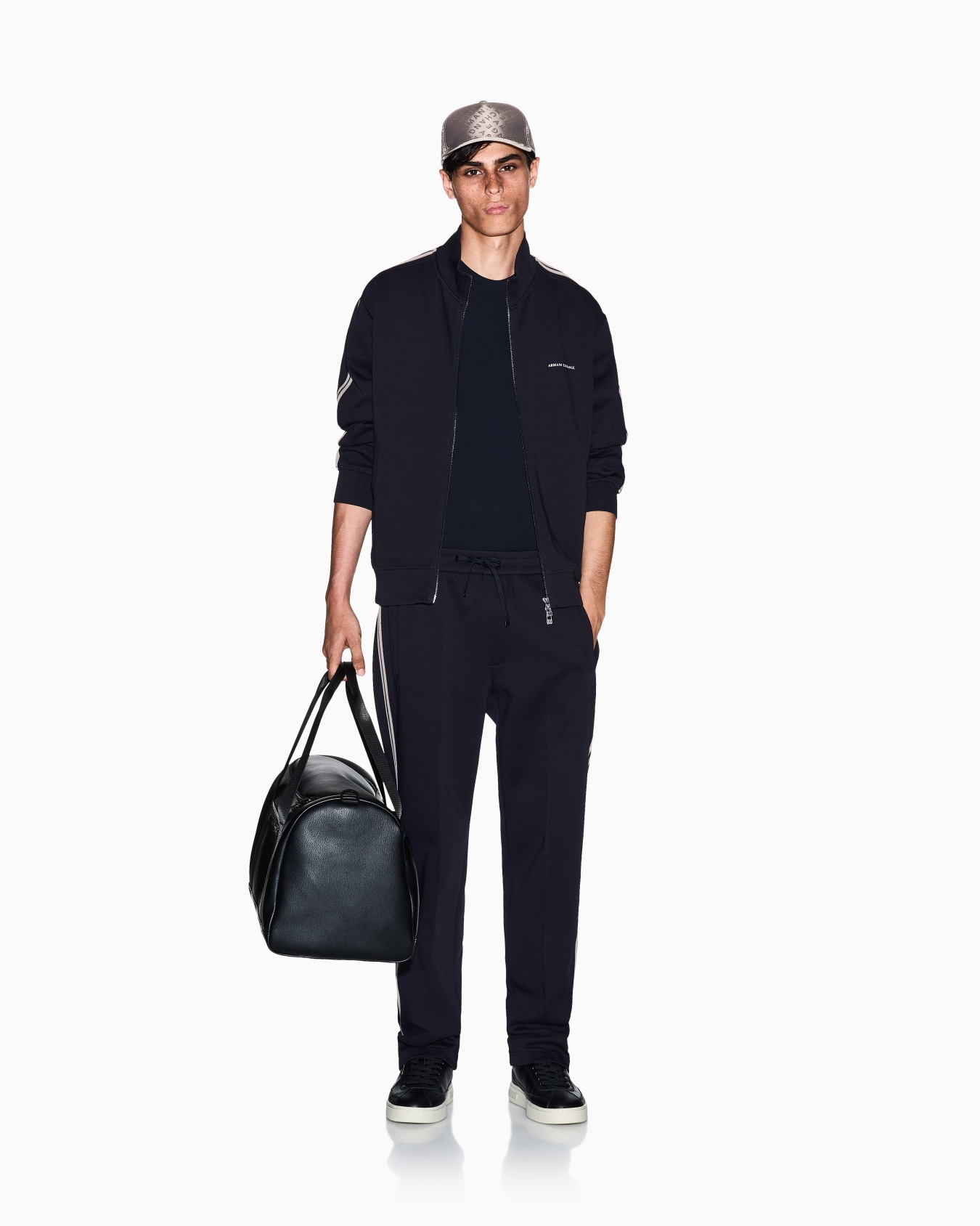 Trousers with contrasting stripes Slide 1