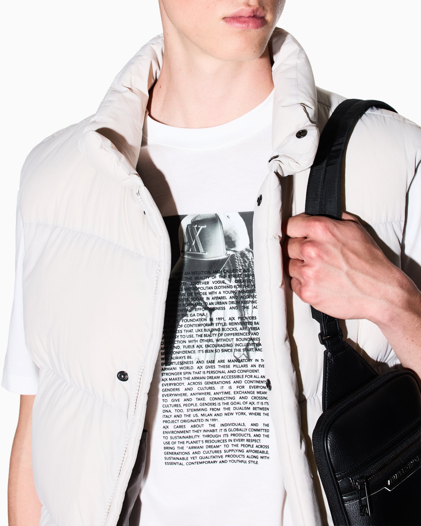 Regular fit T-shirt with photographic print Slide 4